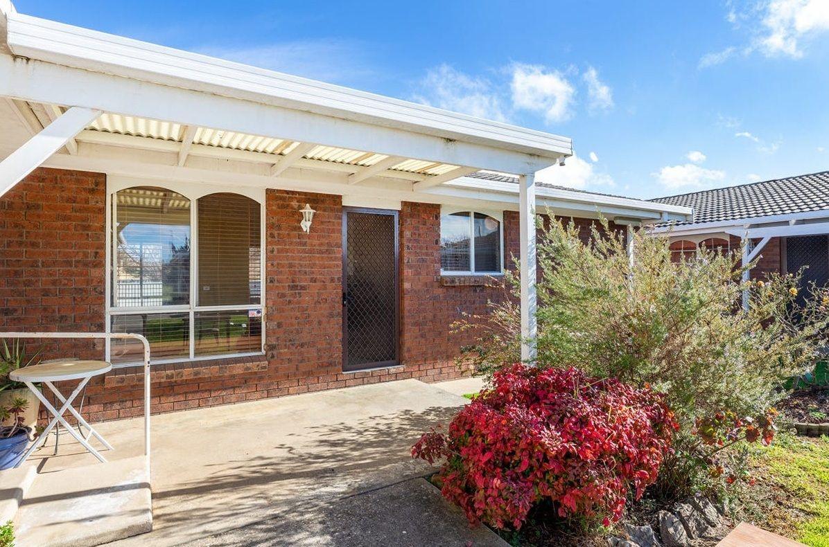 Prop-GPT: House: NSW Lavington, NSW 2641 Home For Rent