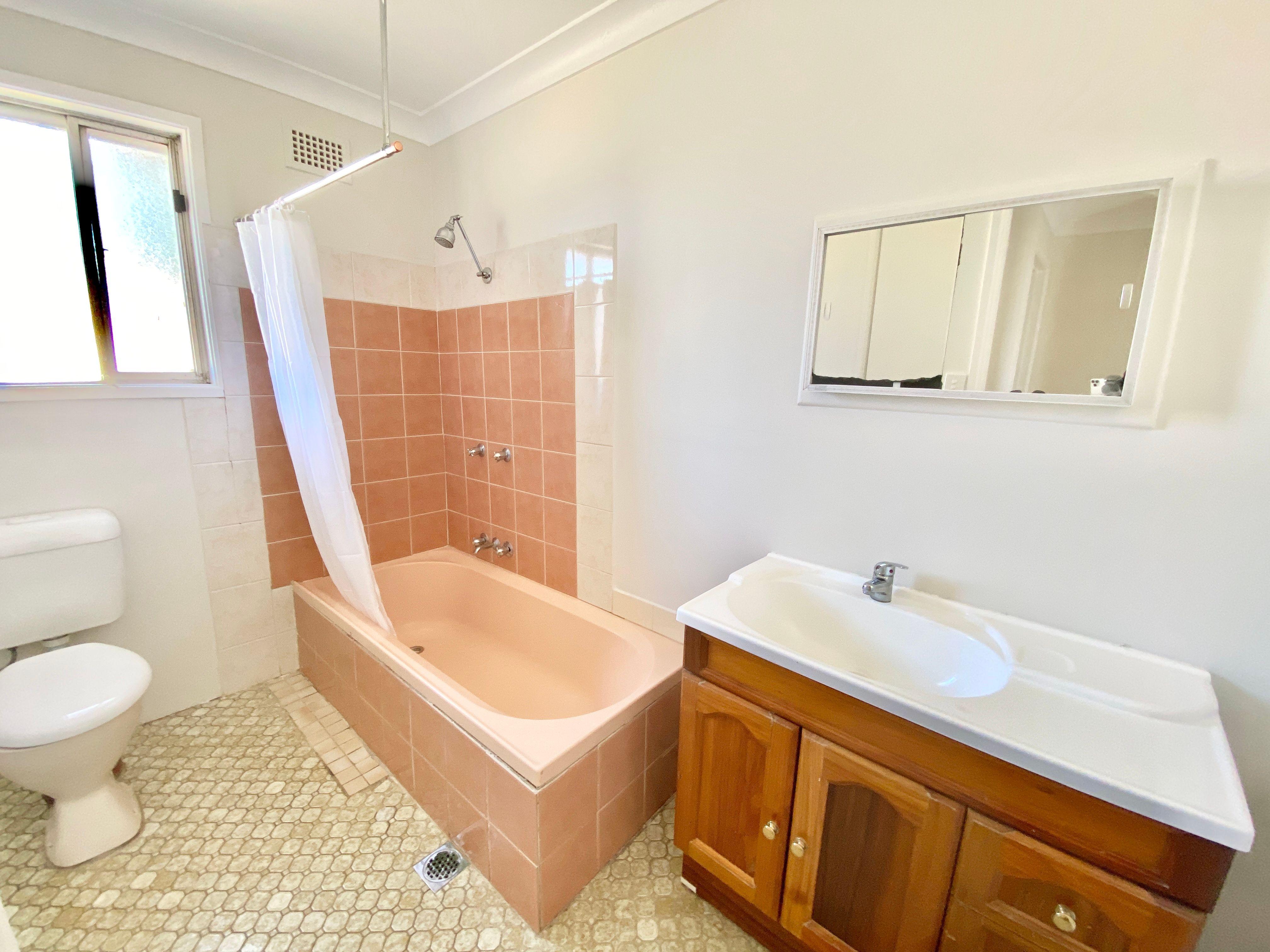 Ray White Real Estate Forbes - 68511411