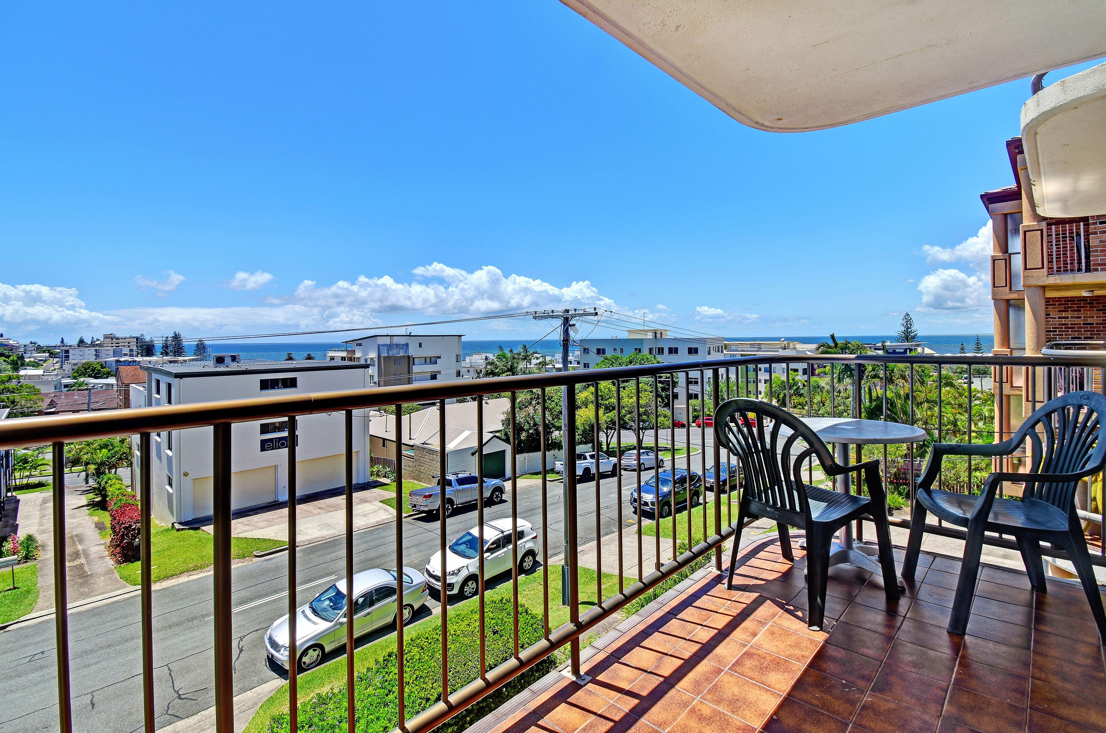 Fully Furnished 3 bedroom unit with Ocean Views!
