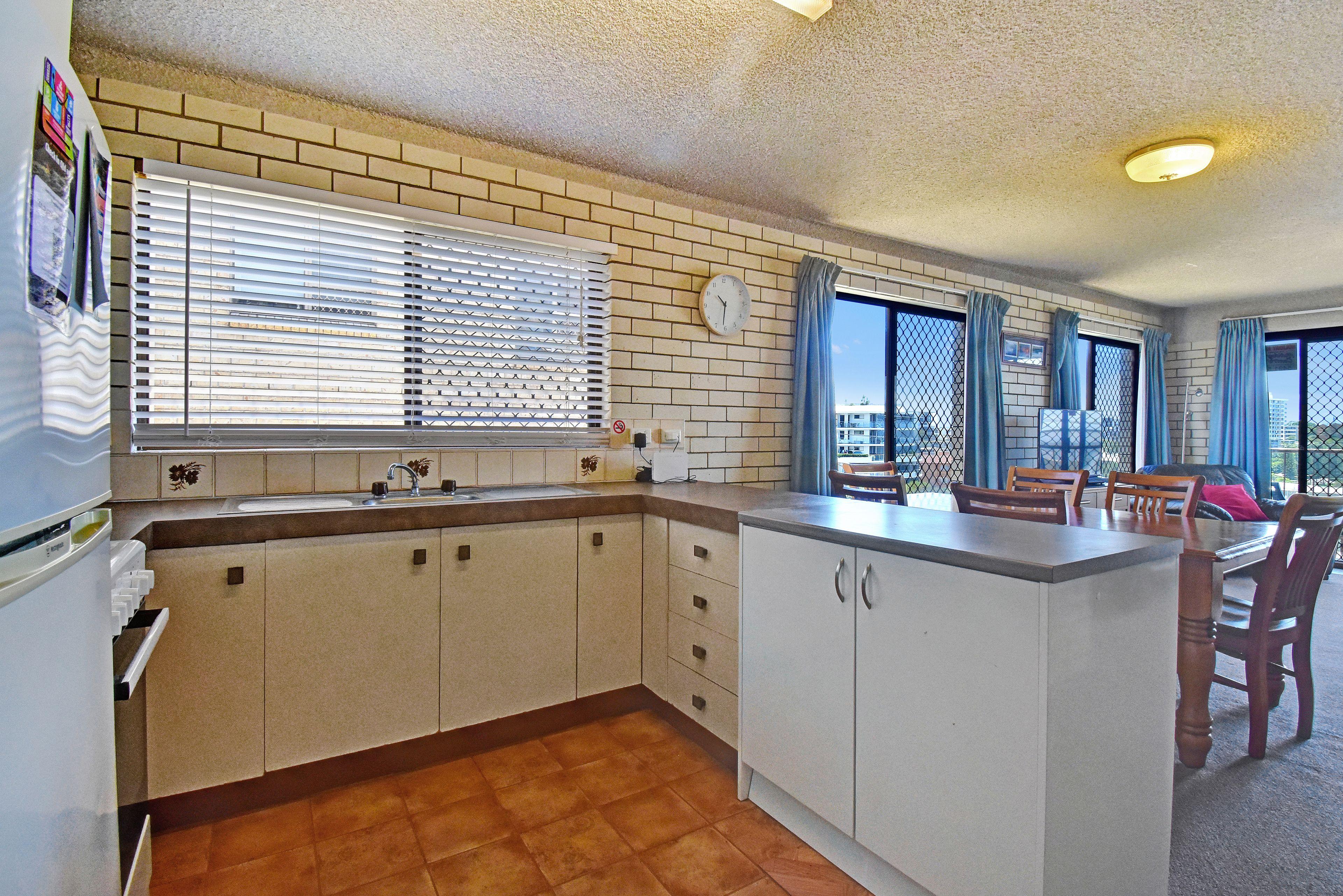 Fully Furnished 3 bedroom unit with Ocean Views!