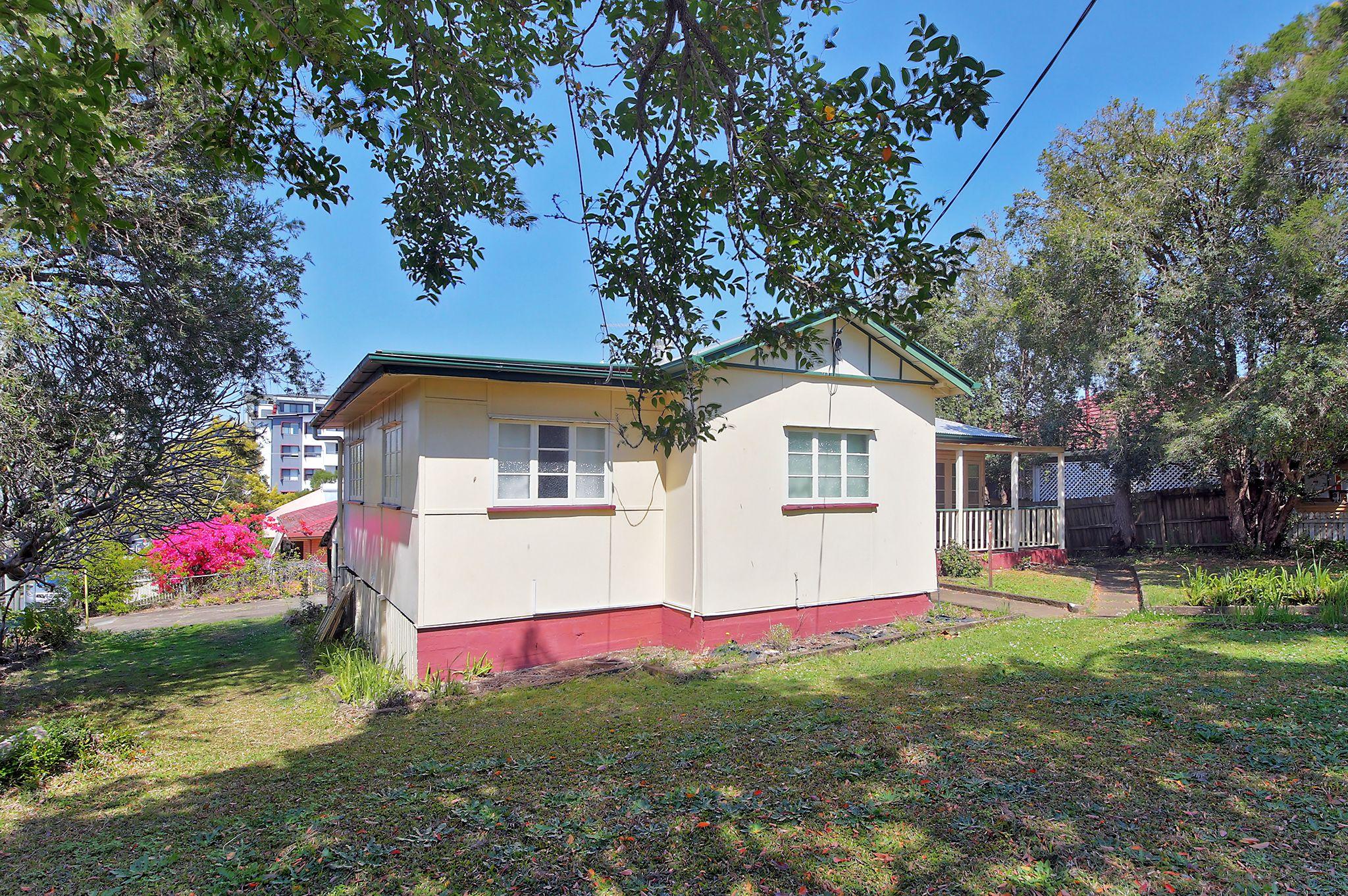 Prop-GPT: House: QLD Upper Mount Gravatt, QLD 4122 Home For Rent