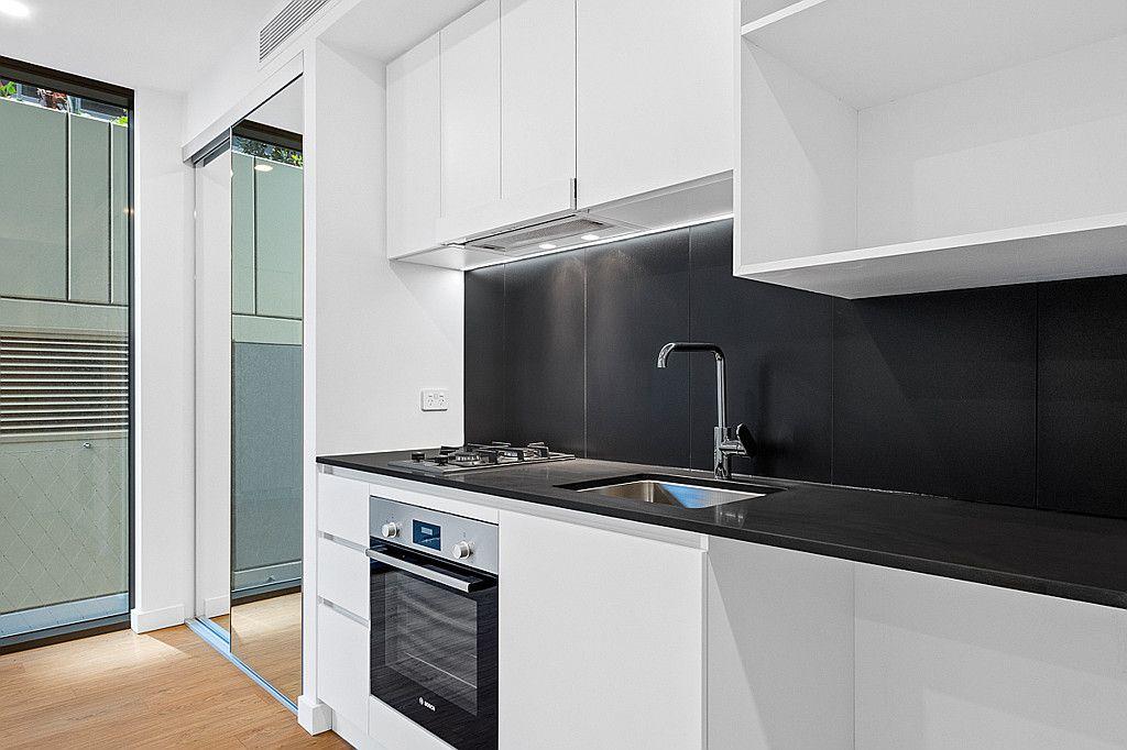 South Brisbane Furnished Studio!