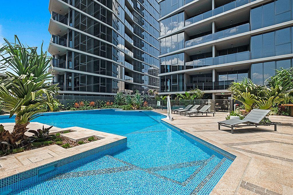 South Brisbane Furnished Studio!