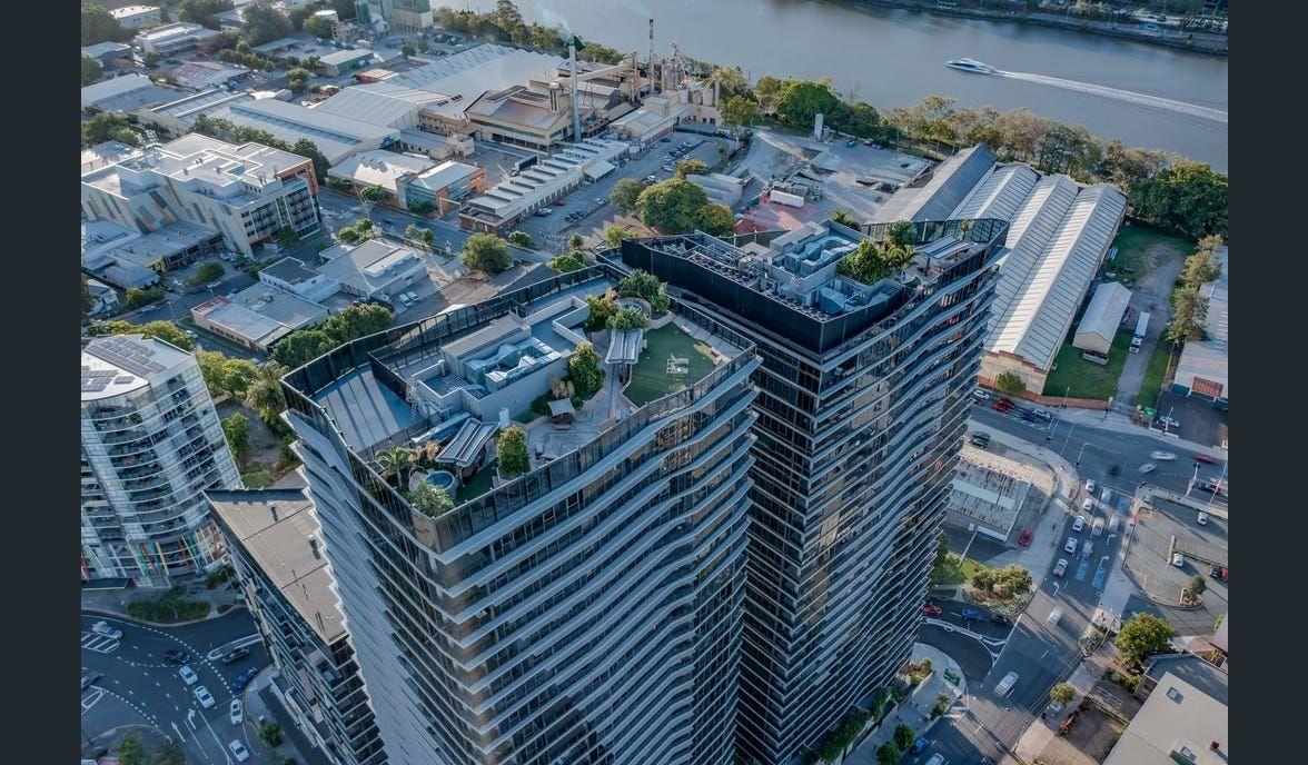 South Brisbane Furnished Studio!