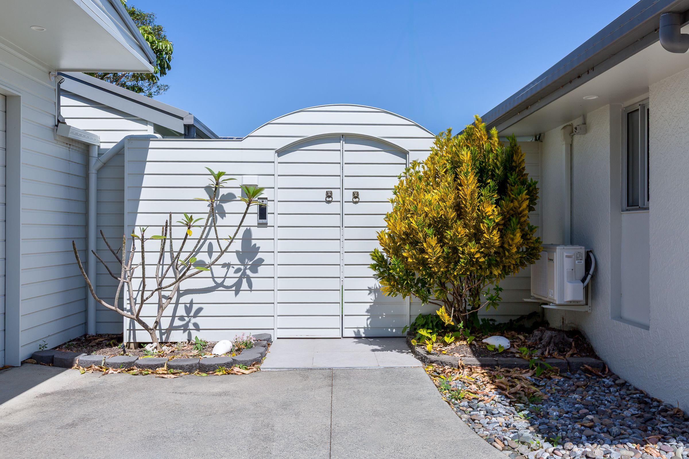 Prop-GPT: House: QLD Burleigh Waters, QLD 4220 Home For Rent