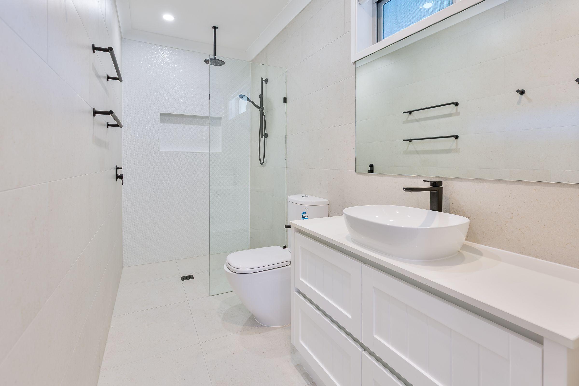 Exclusive Waterfront Haven in Burleigh Waters