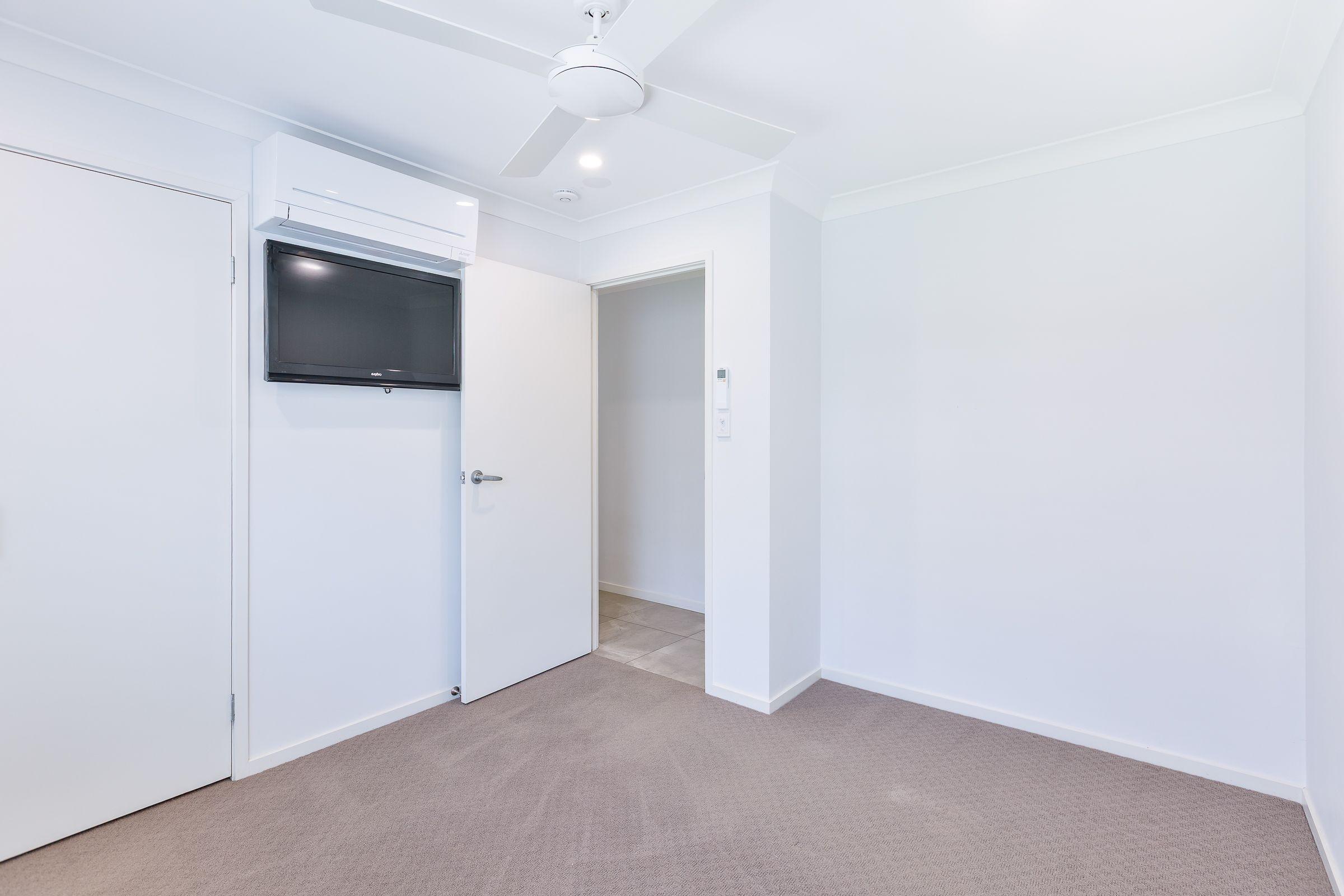 Exclusive Waterfront Haven in Burleigh Waters