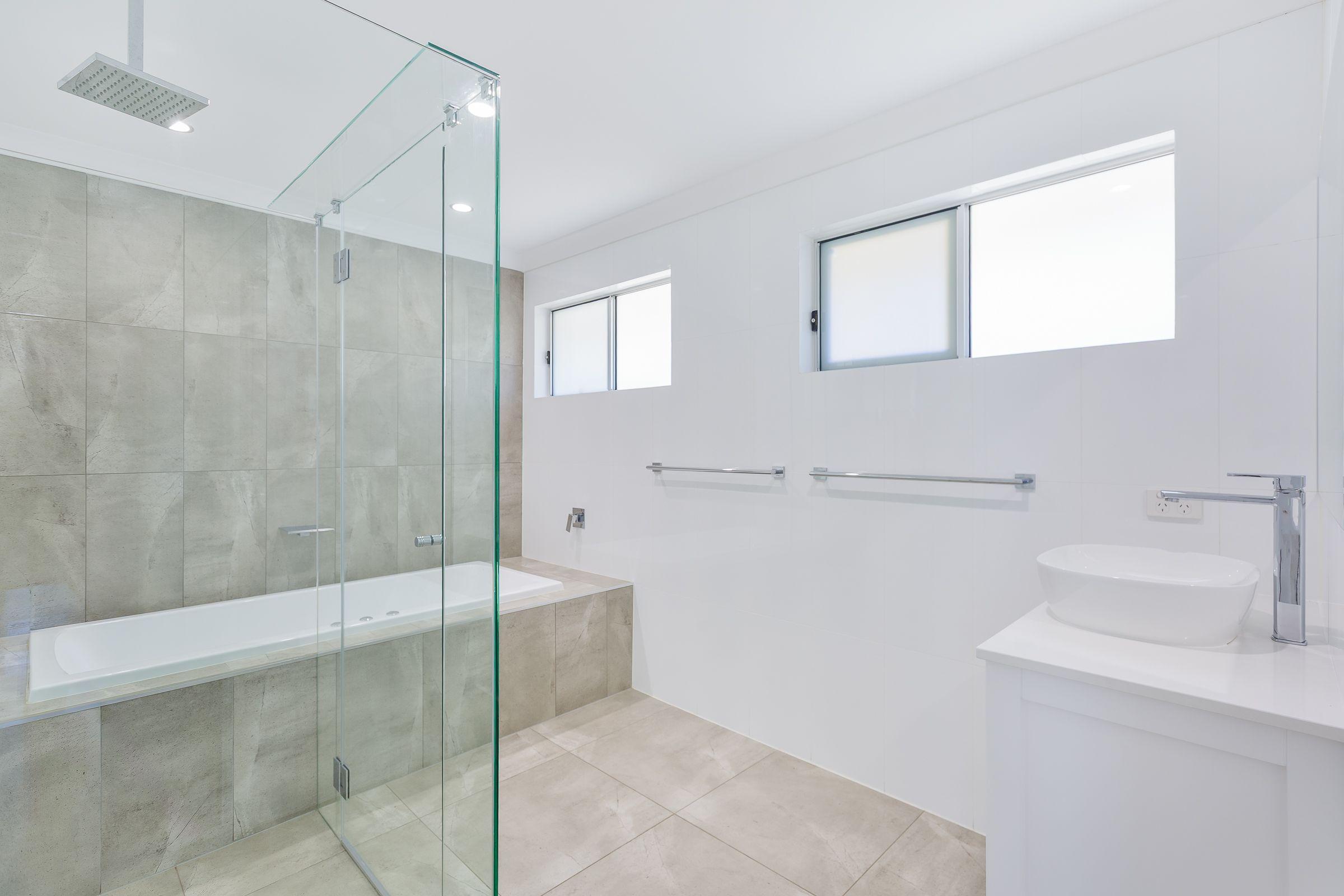 Exclusive Waterfront Haven in Burleigh Waters