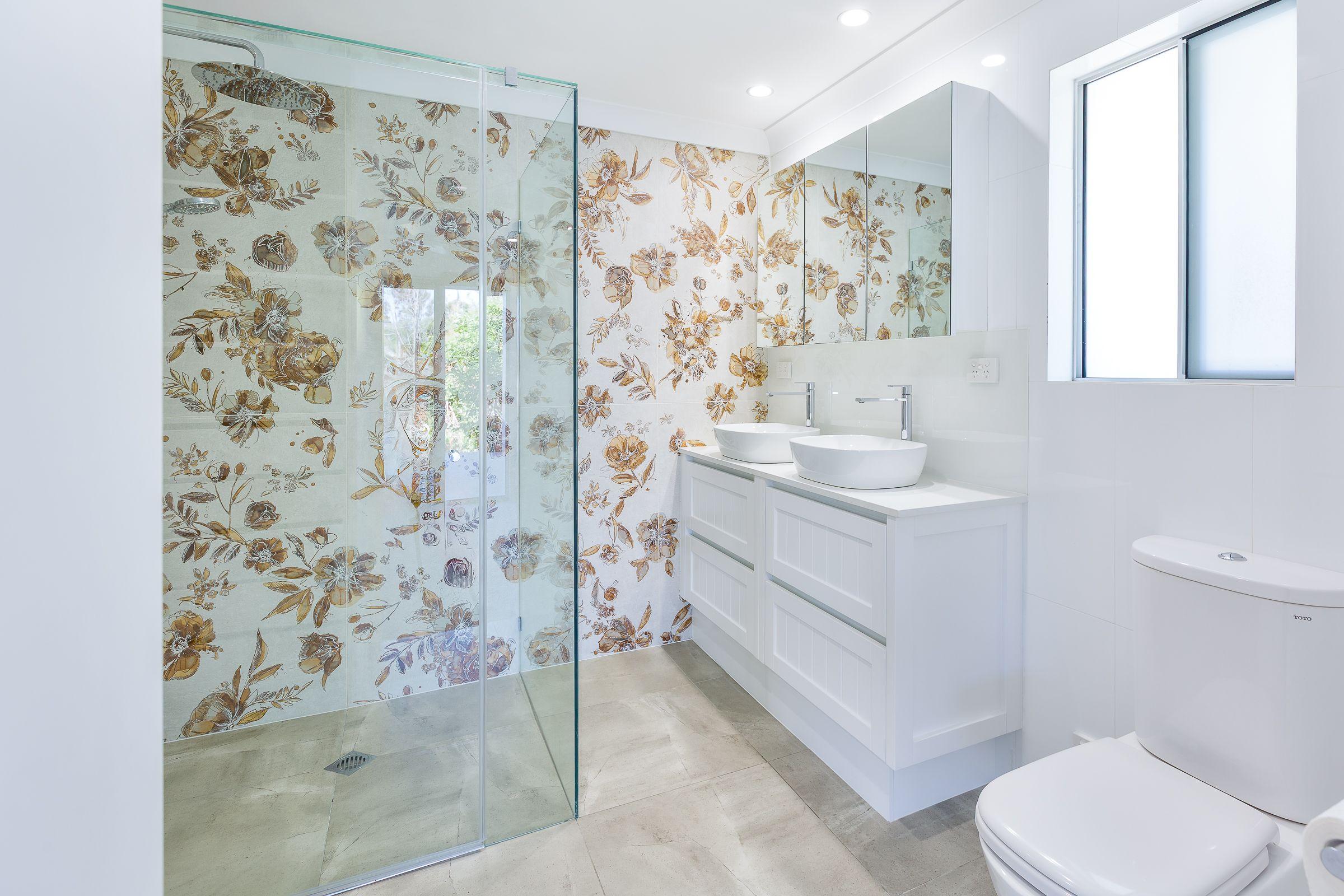 Exclusive Waterfront Haven in Burleigh Waters