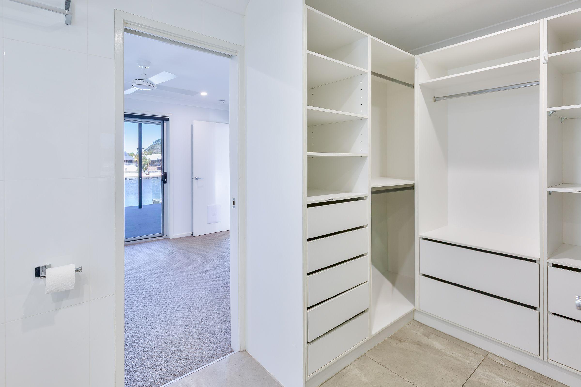 Exclusive Waterfront Haven in Burleigh Waters