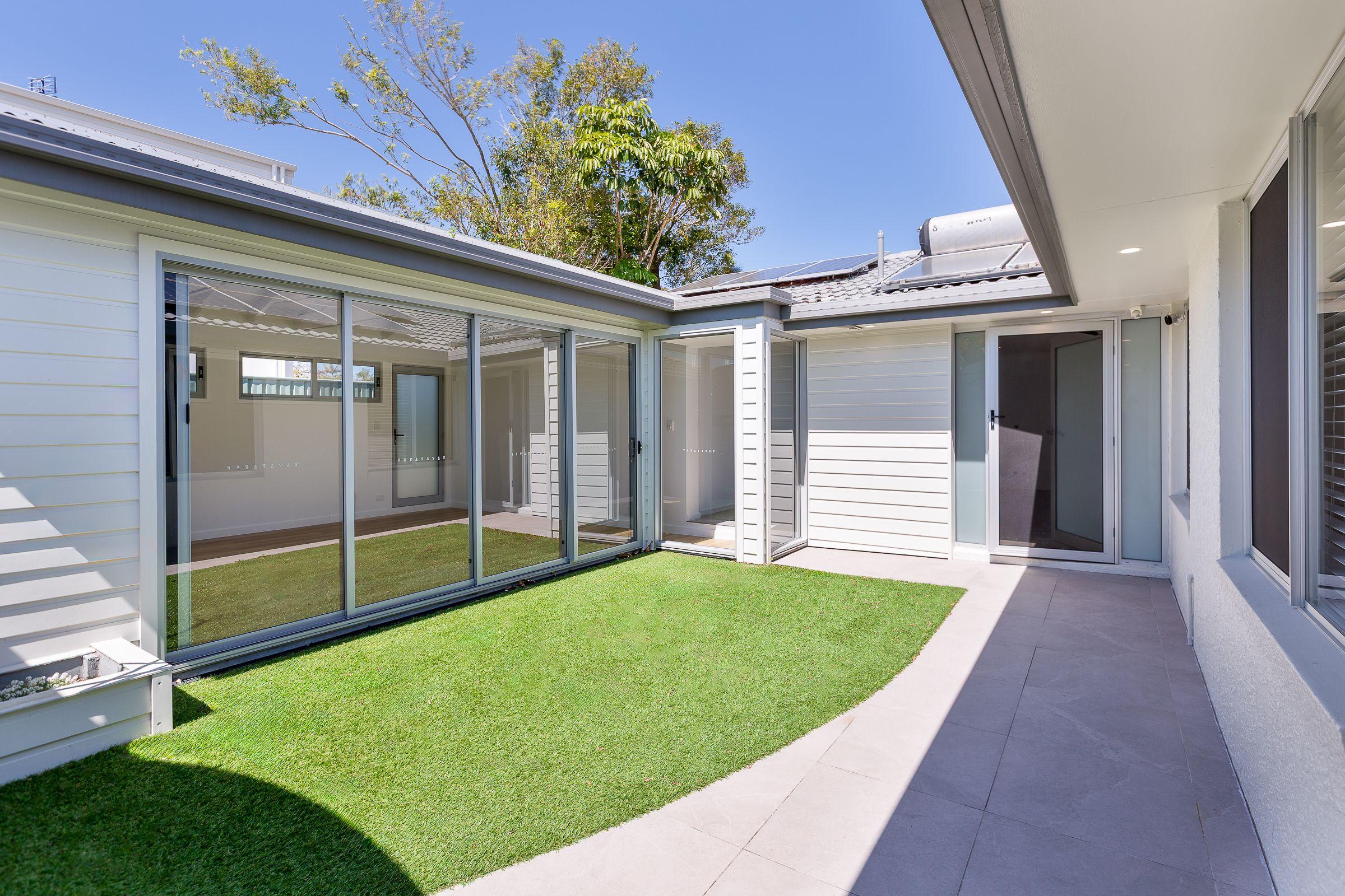 Exclusive Waterfront Haven in Burleigh Waters