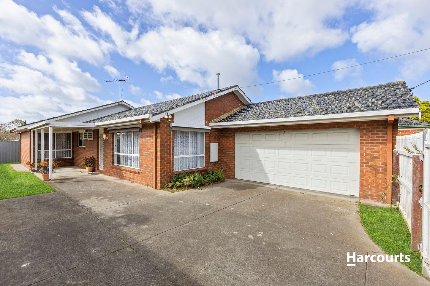 Prop-GPT: House: VIC North Geelong, VIC 3215 Victoria 3215