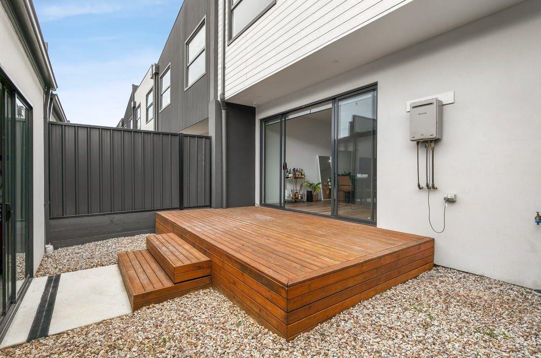 Light-Filled Luxury in Greenvale