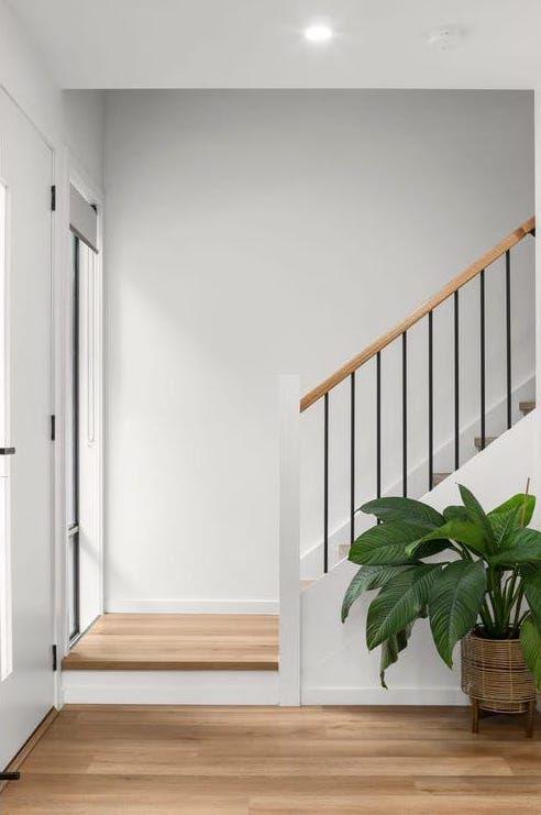 Light-Filled Luxury in Greenvale