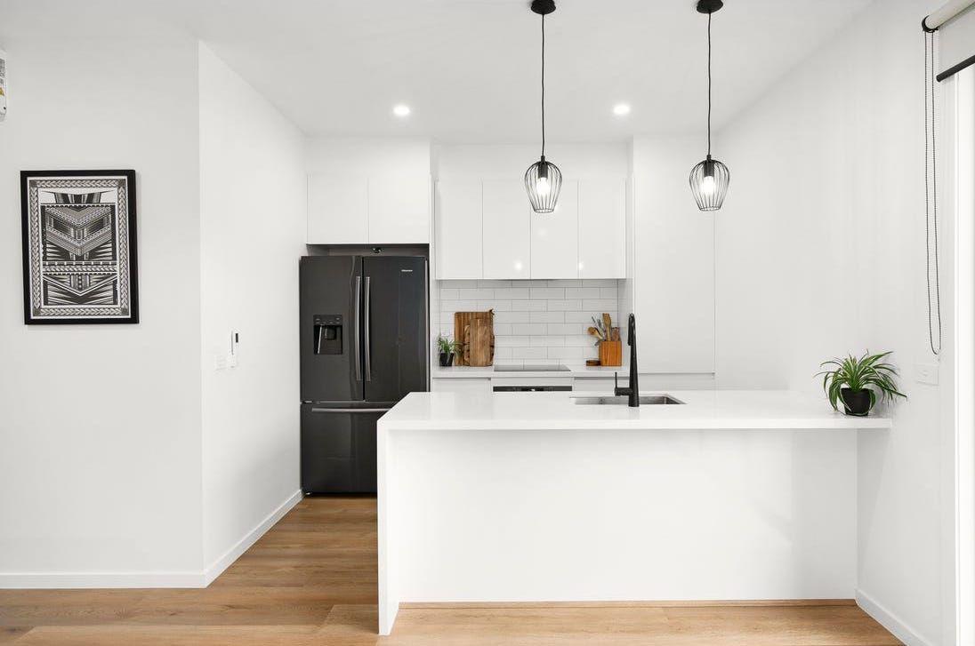 Light-Filled Luxury in Greenvale