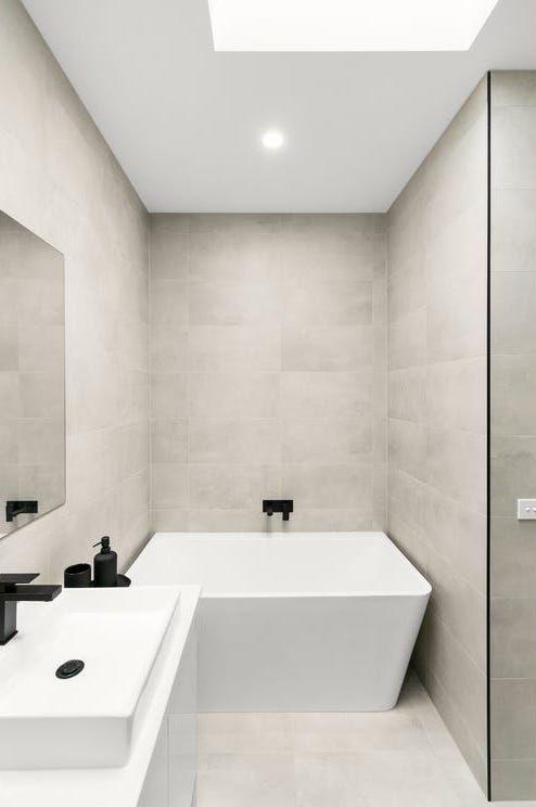 Light-Filled Luxury in Greenvale