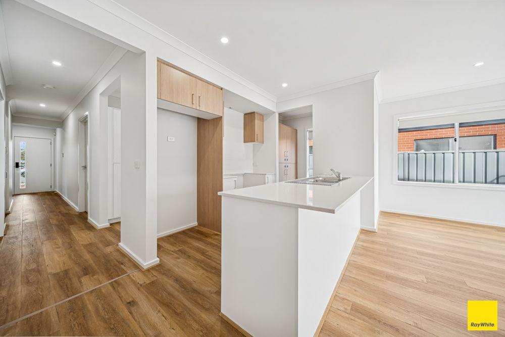 Rooming House - 3 Private Rooms with Ensuites | All Bills Included