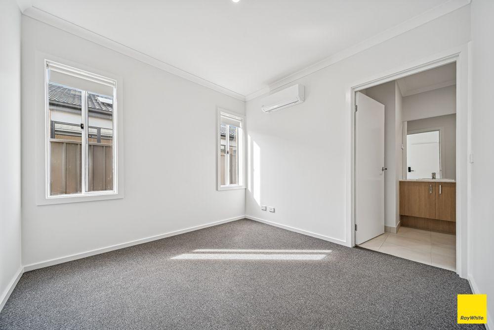 Rooming House - 3 Private Rooms with Ensuites | All Bills Included