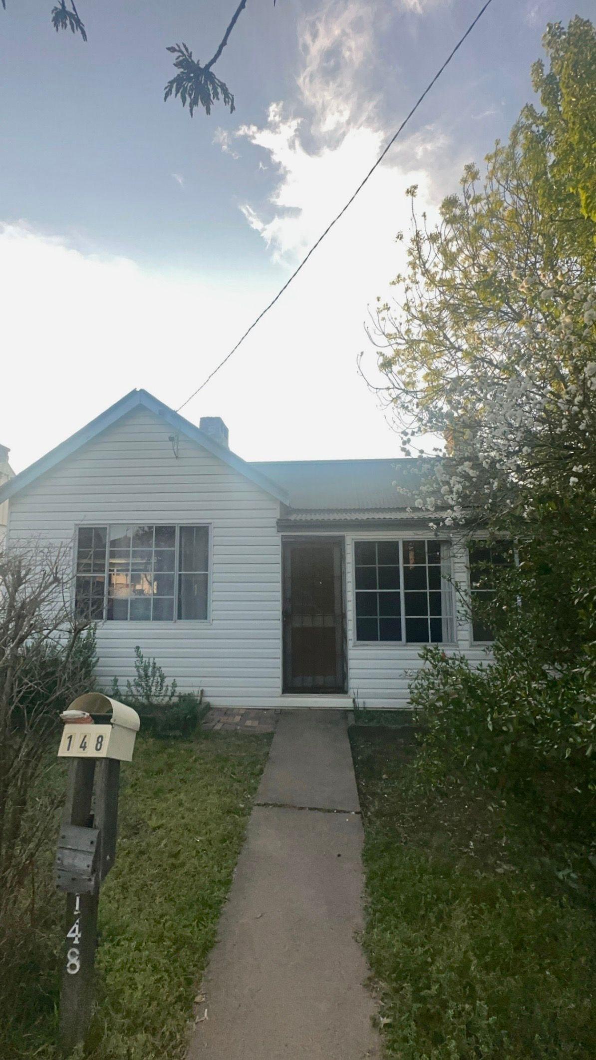 Prop-GPT: House: NSW East Armidale, NSW 2350 Home For Rent