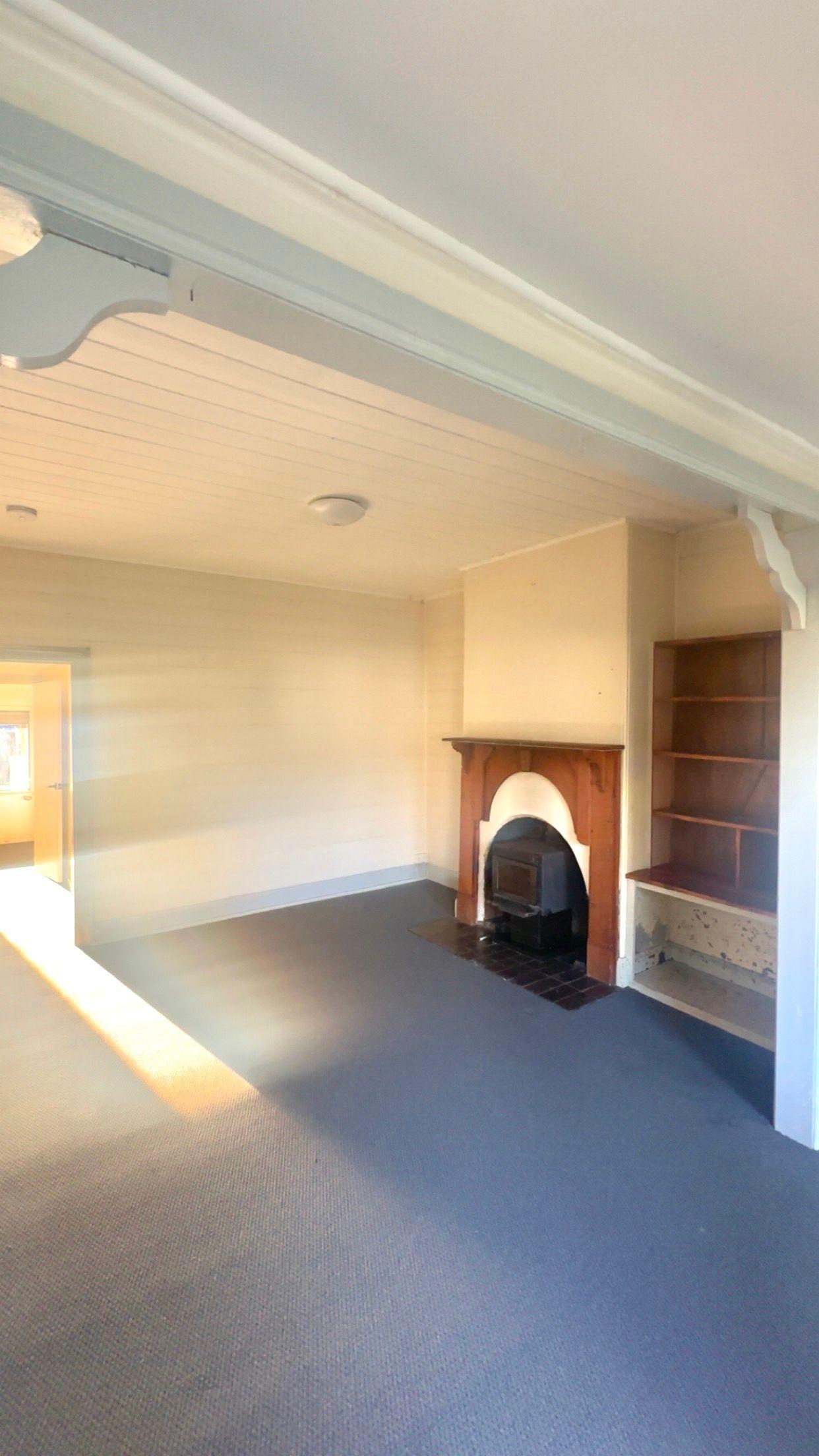 Charming 3-Bedroom Home Close to Armidale CBD