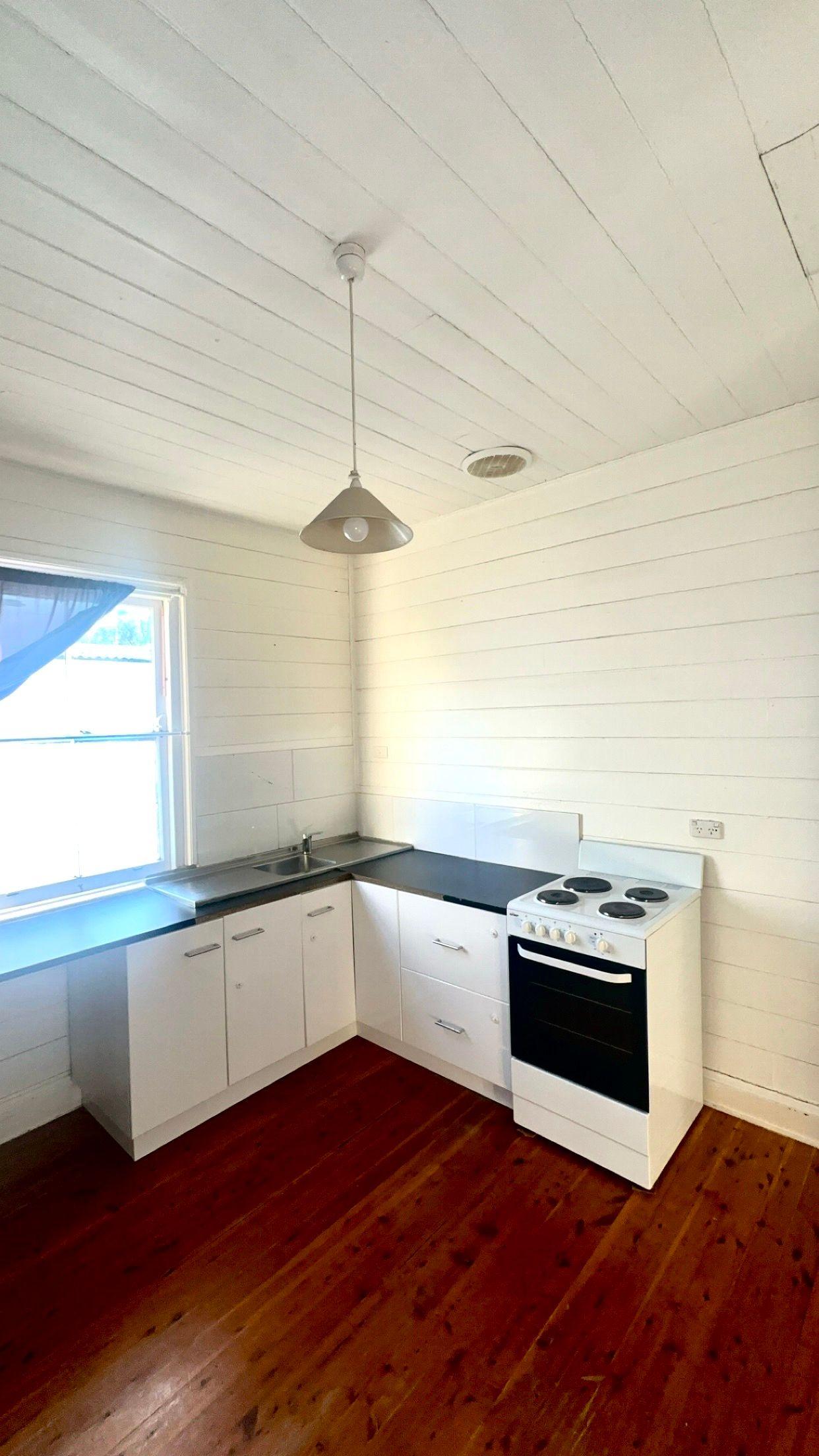 Charming 3-Bedroom Home Close to Armidale CBD