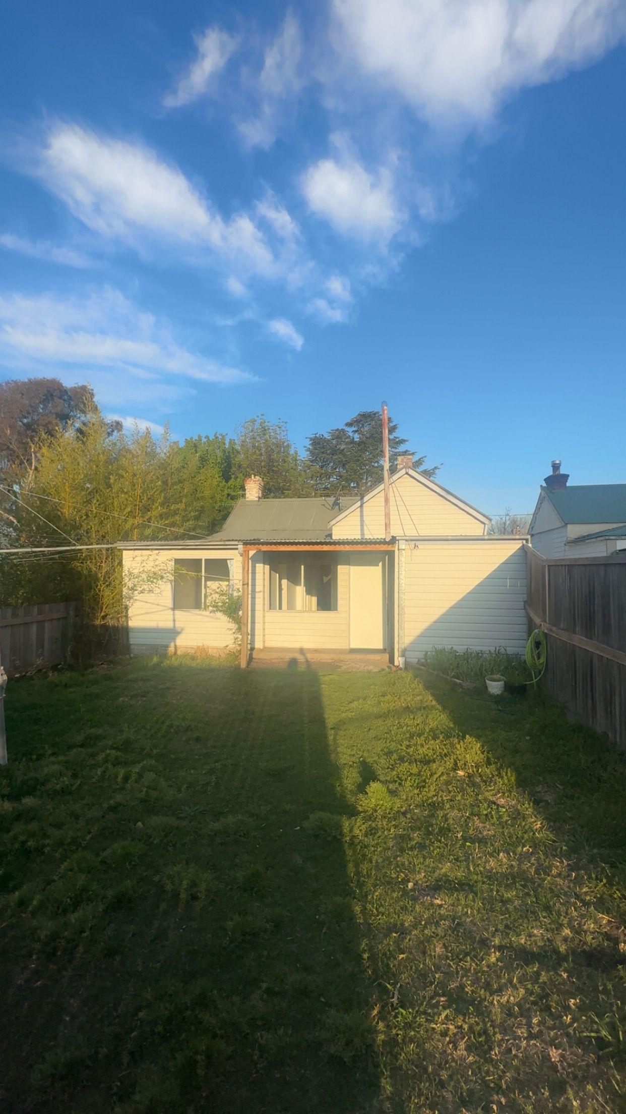 Charming 3-Bedroom Home Close to Armidale CBD