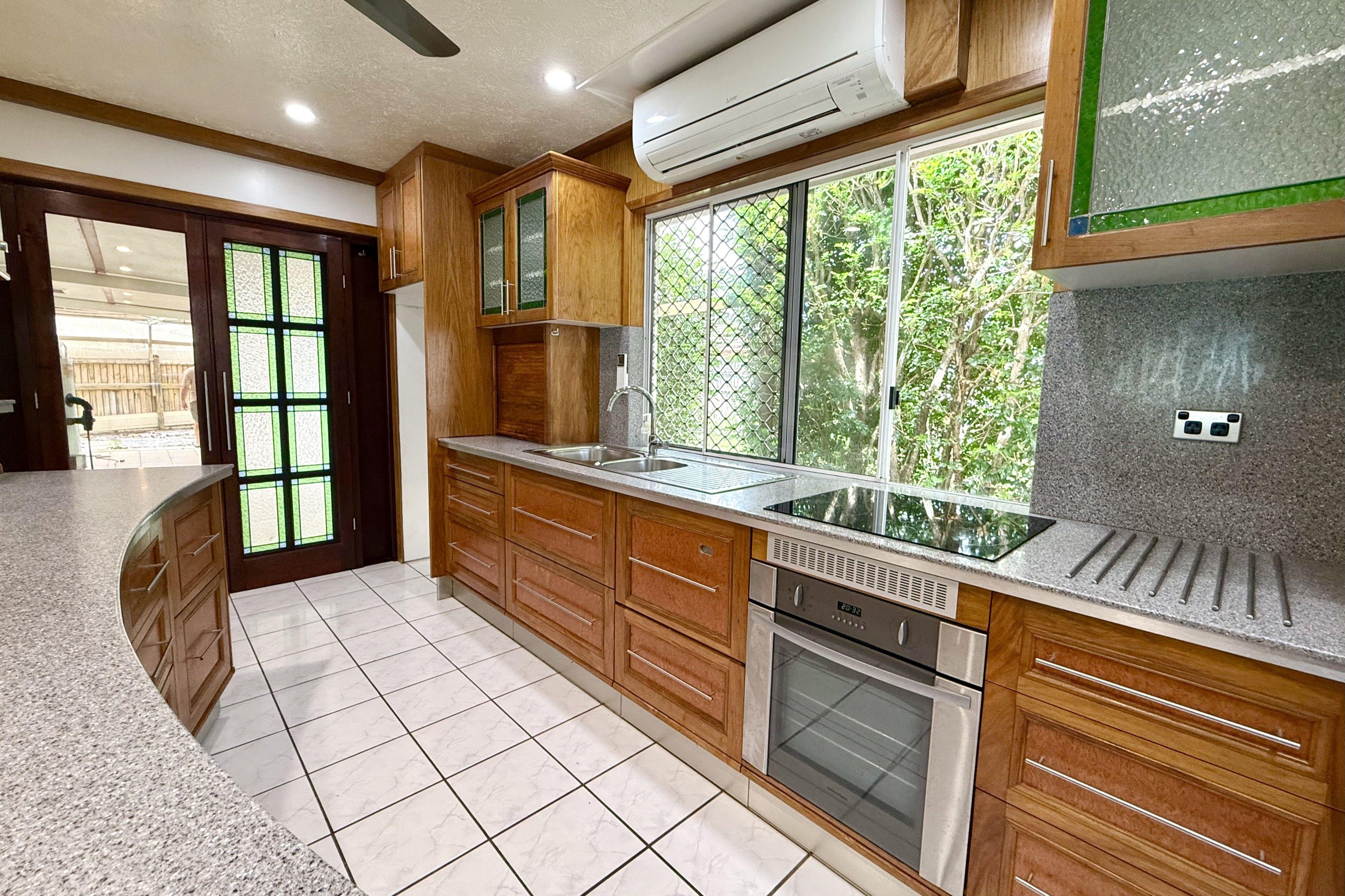 Spacious Family Home In Prime Location