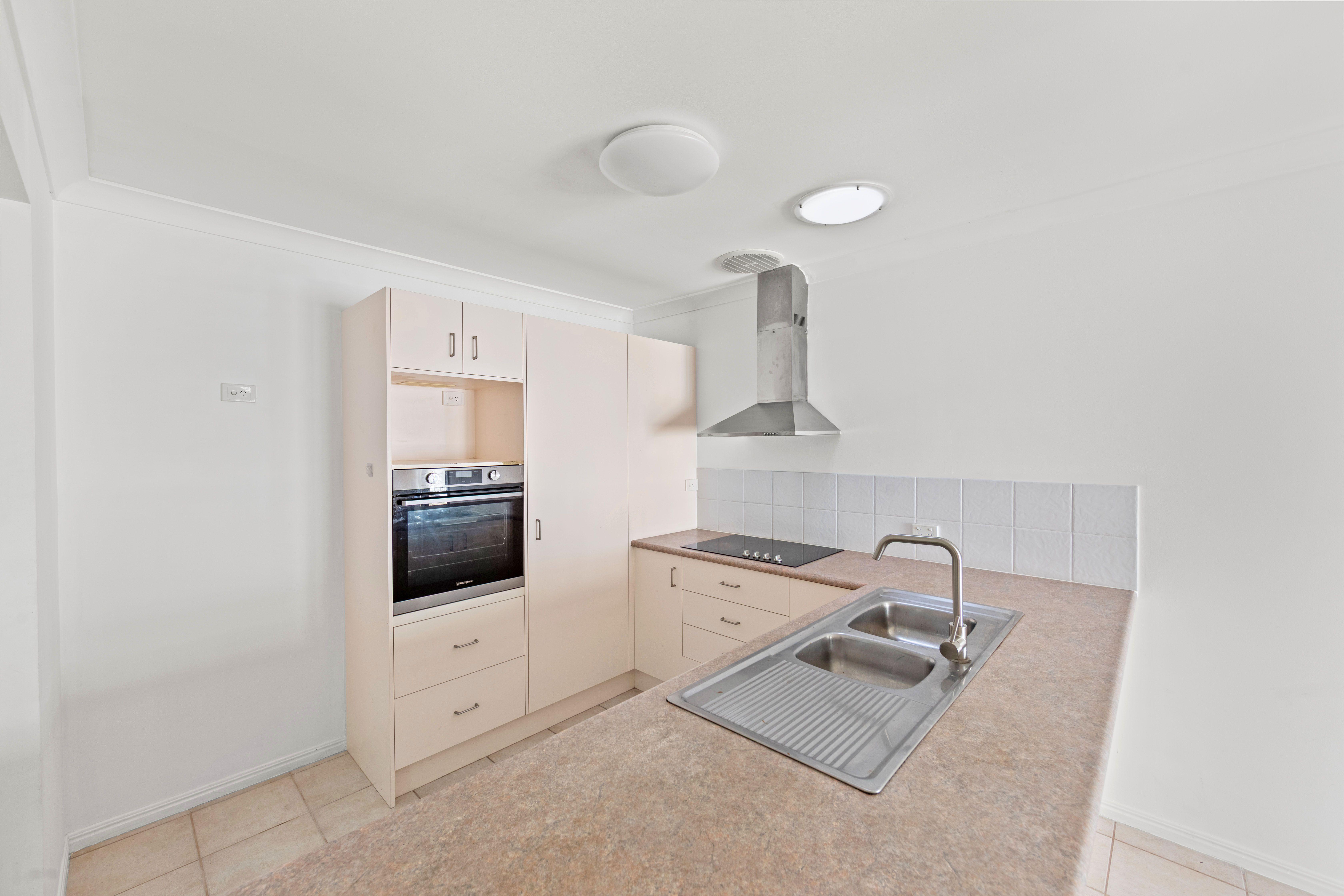 Prop-GPT: Unit: QLD Currumbin Waters, QLD 4223 Home For Rent