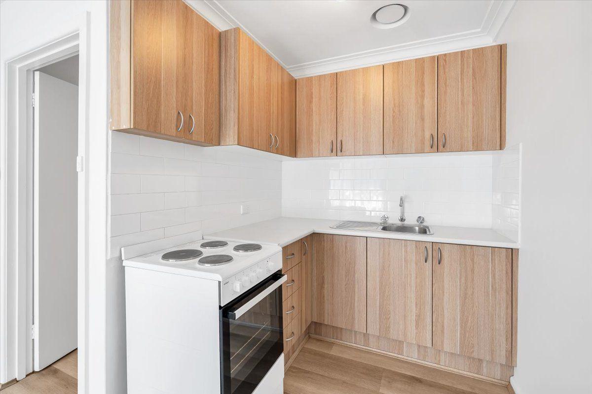 UNIT FOR RENT IN NEWPORT