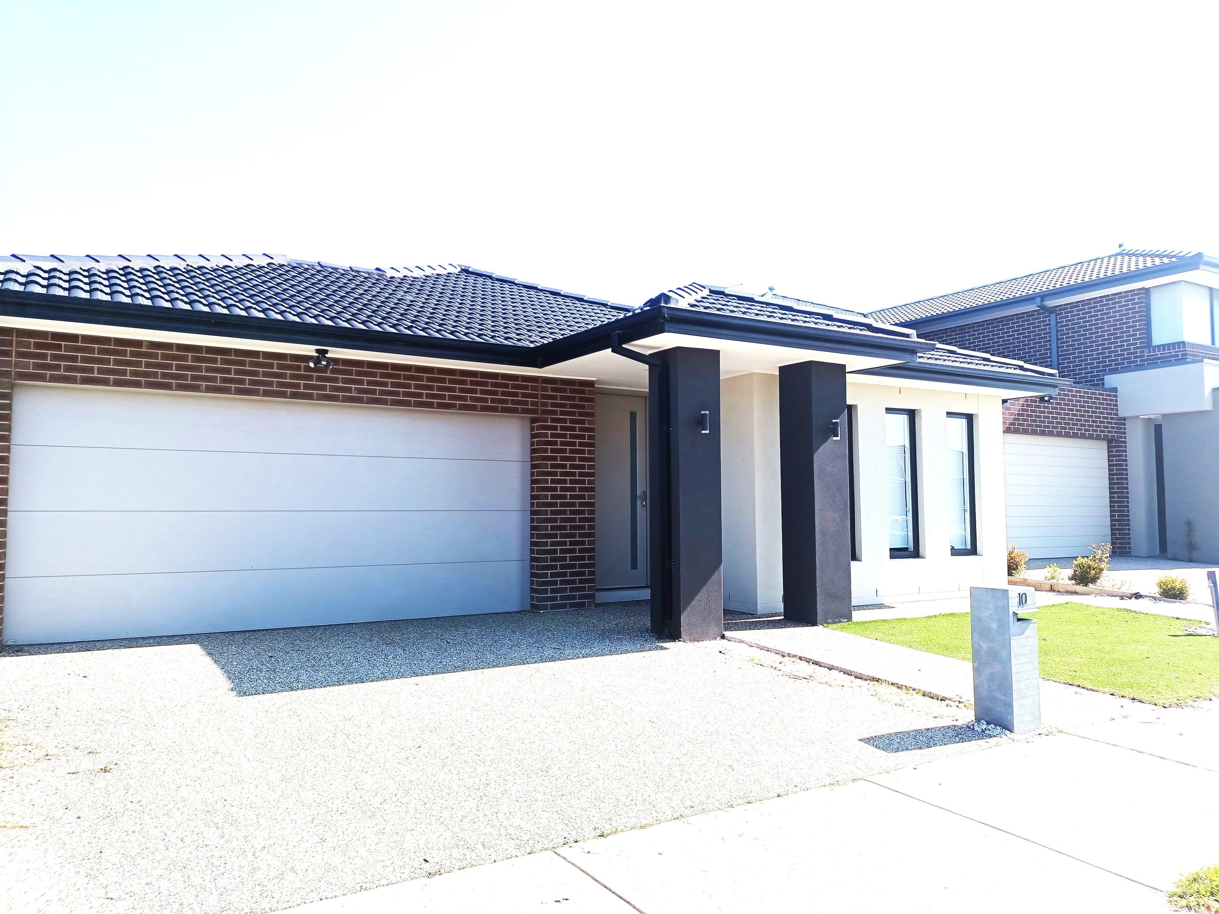 Prop-GPT: House: VIC Tarneit, VIC 3029 Home For Rent