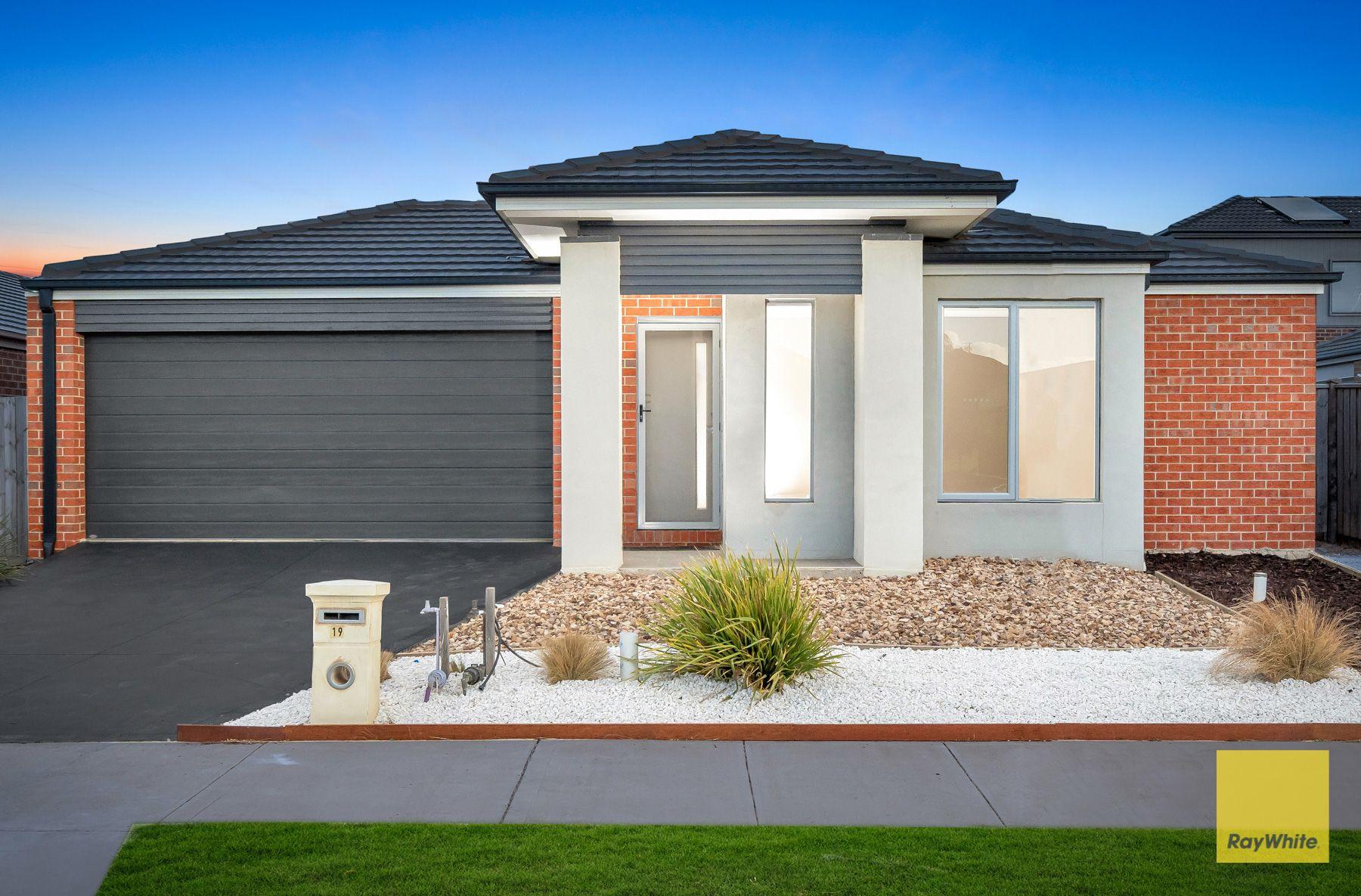 Prop-GPT: House: VIC Tarneit, VIC 3029 Home For Rent