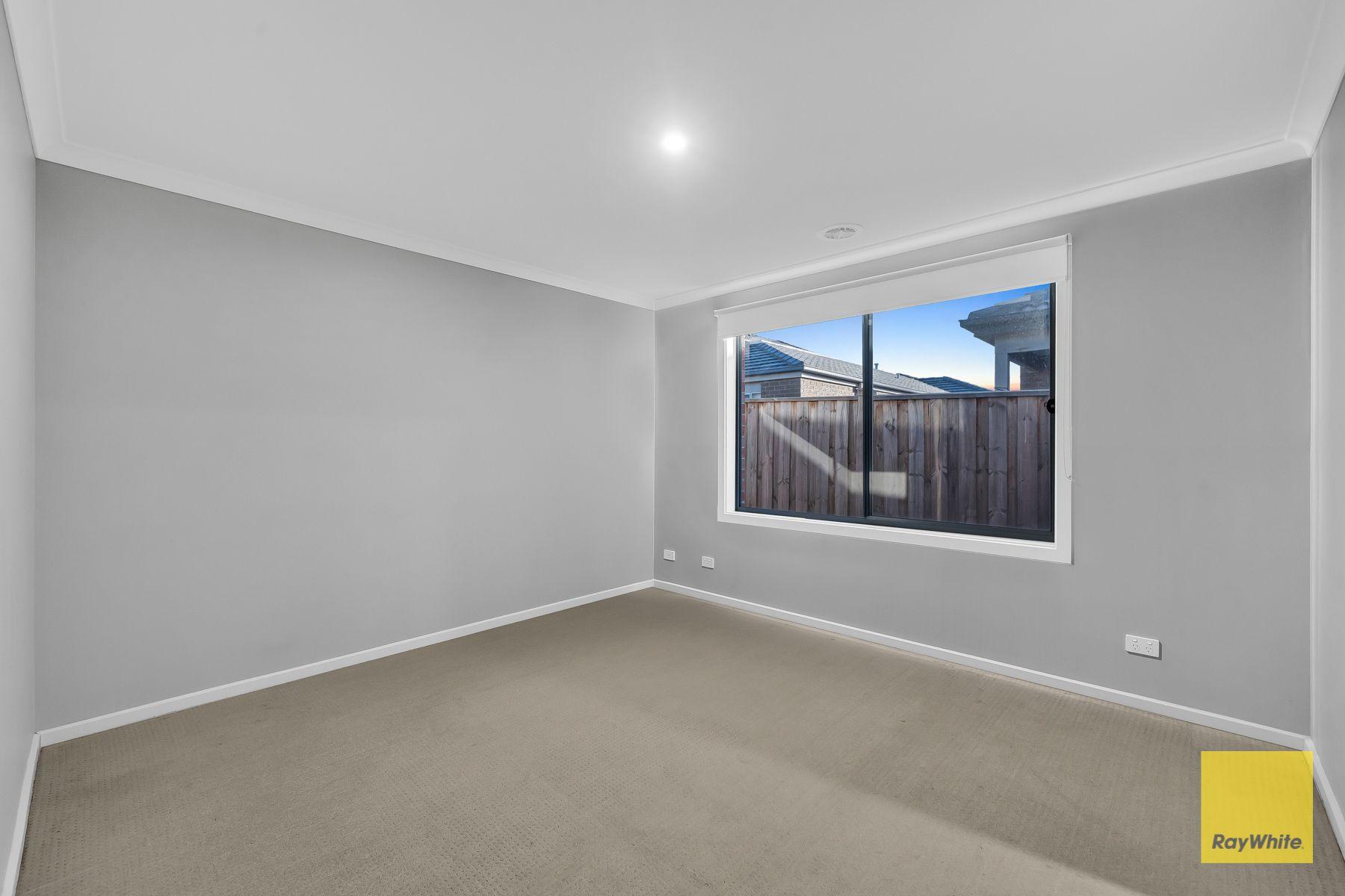 Stunning Family Home in Emerald Park Estate, Tarneit!