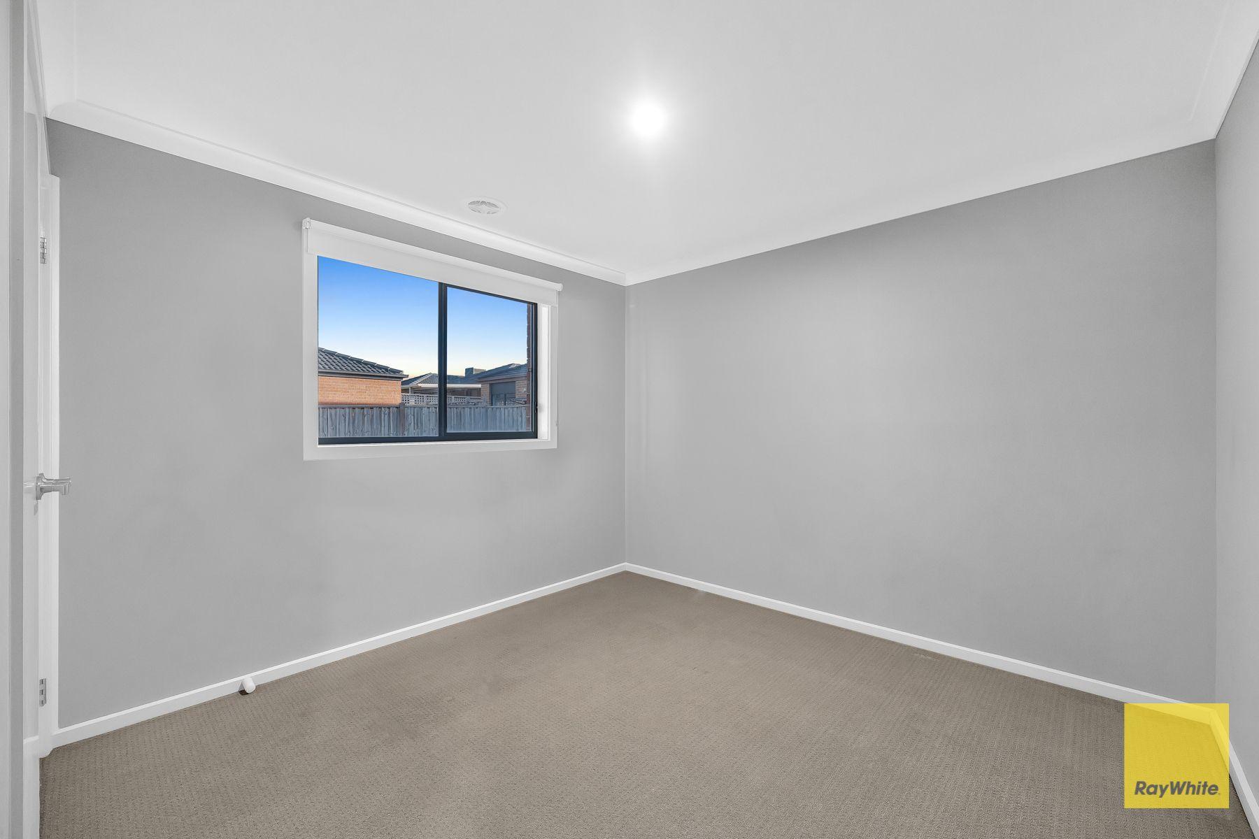 Stunning Family Home in Emerald Park Estate, Tarneit!