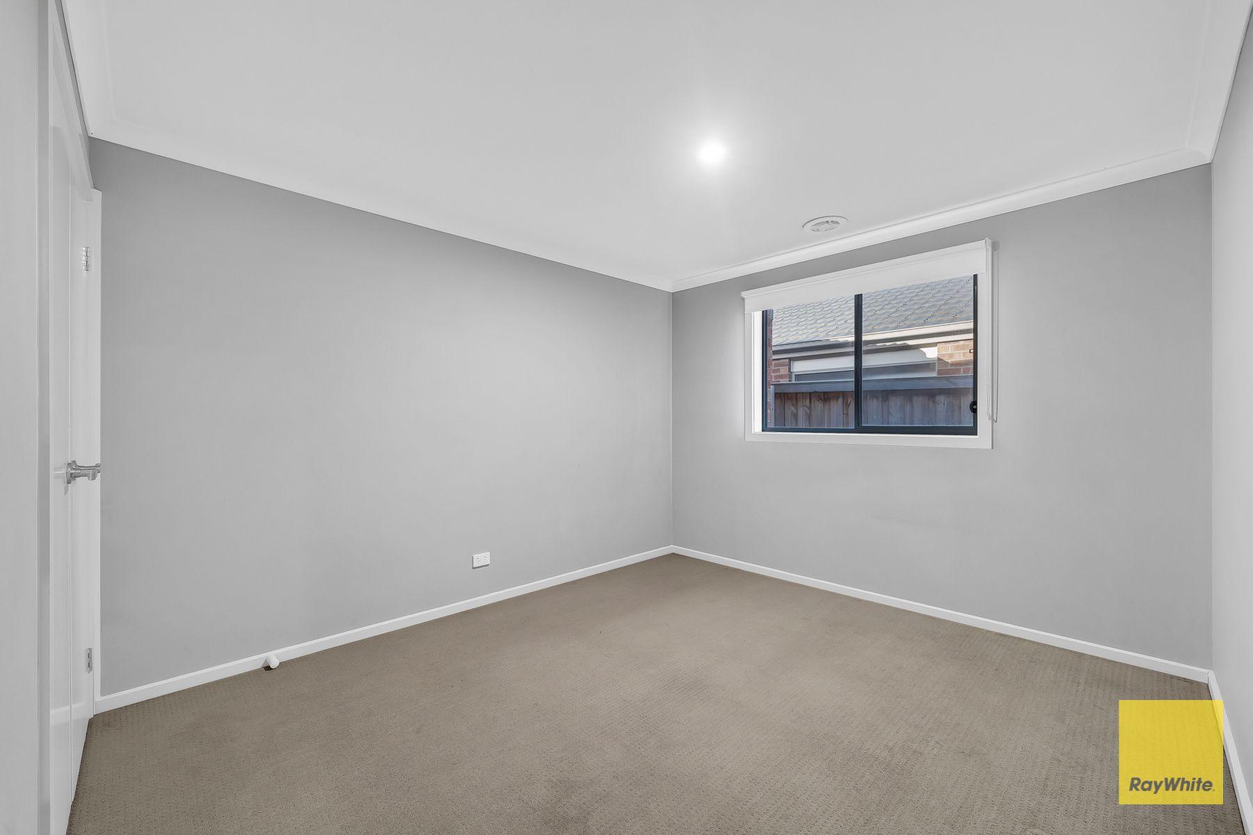 Stunning Family Home in Emerald Park Estate, Tarneit!