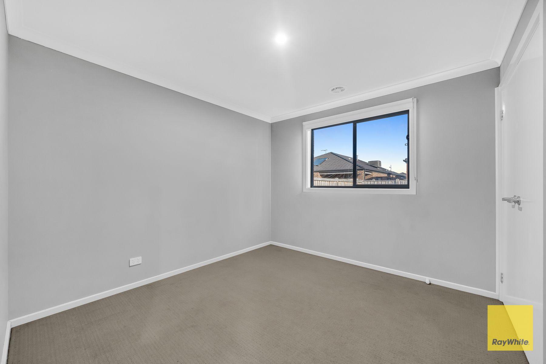 Stunning Family Home in Emerald Park Estate, Tarneit!