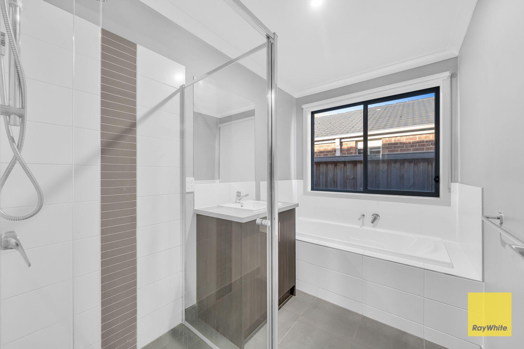 Stunning Family Home in Emerald Park Estate, Tarneit!