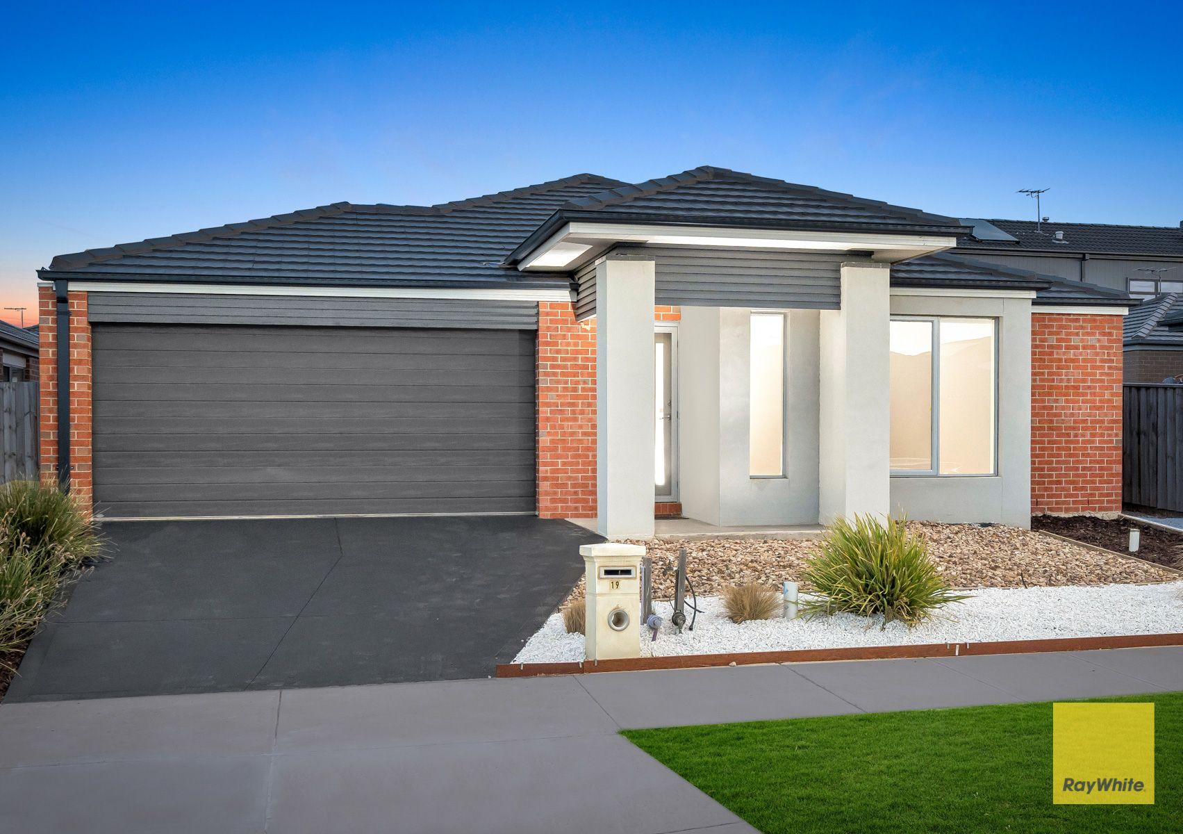Stunning Family Home in Emerald Park Estate, Tarneit!