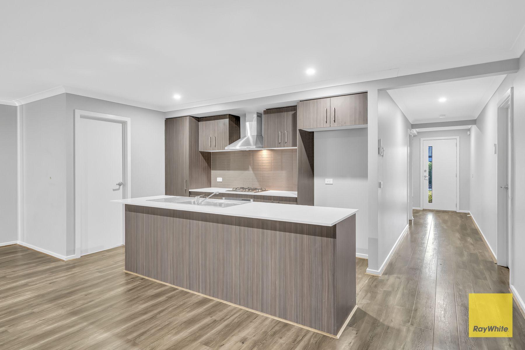 Stunning Family Home in Emerald Park Estate, Tarneit!