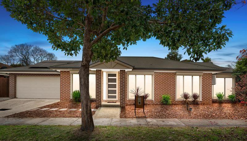 Prop-GPT: House: VIC Upper Ferntree Gully, VIC 3156 Home For Rent