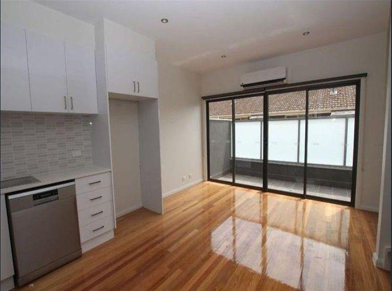 Modern Comfort Meets Urban Convenience in the Heart of West Footscray