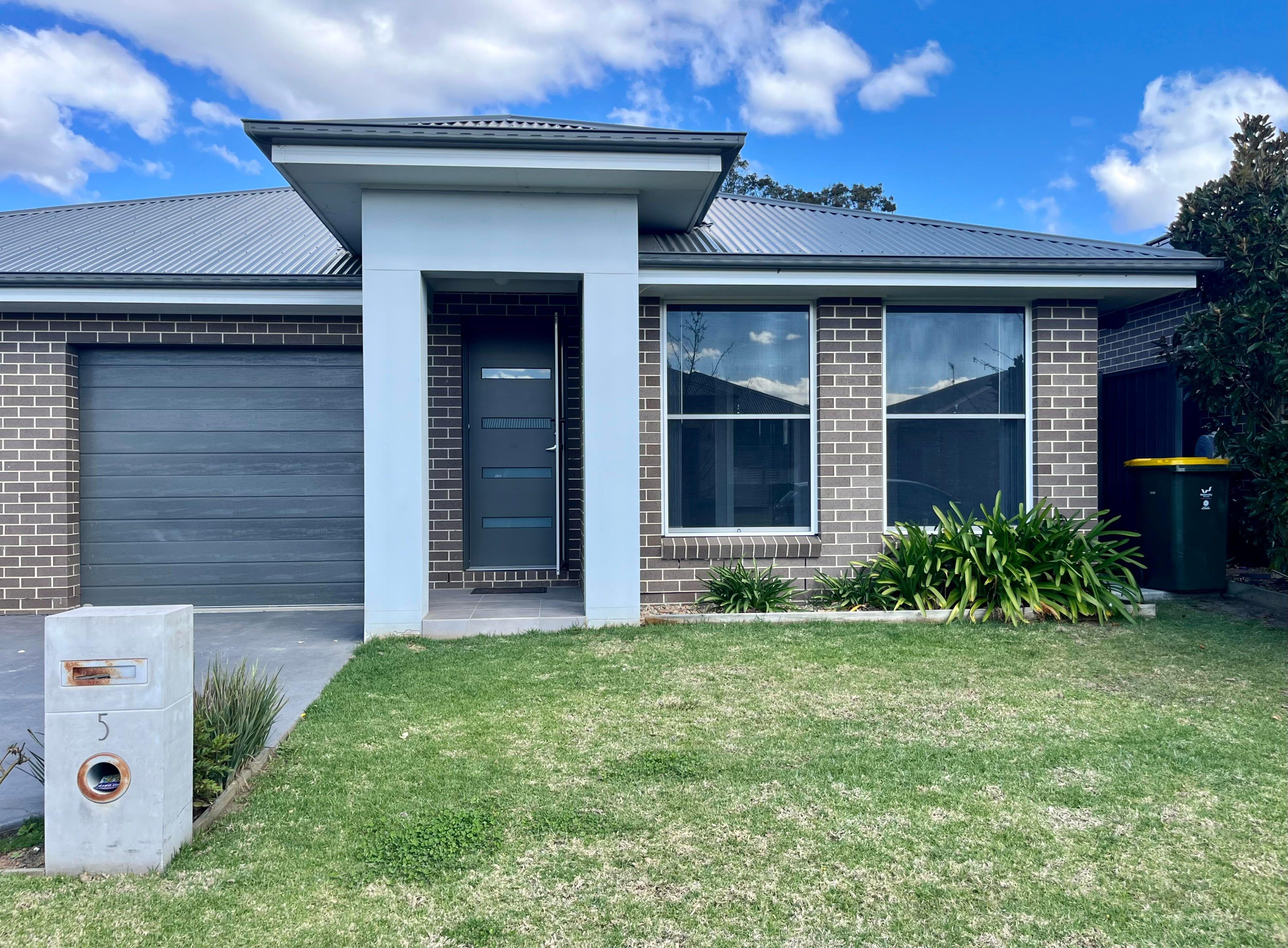 Prop-GPT: House: NSW Tahmoor, NSW 2573 Home For Rent