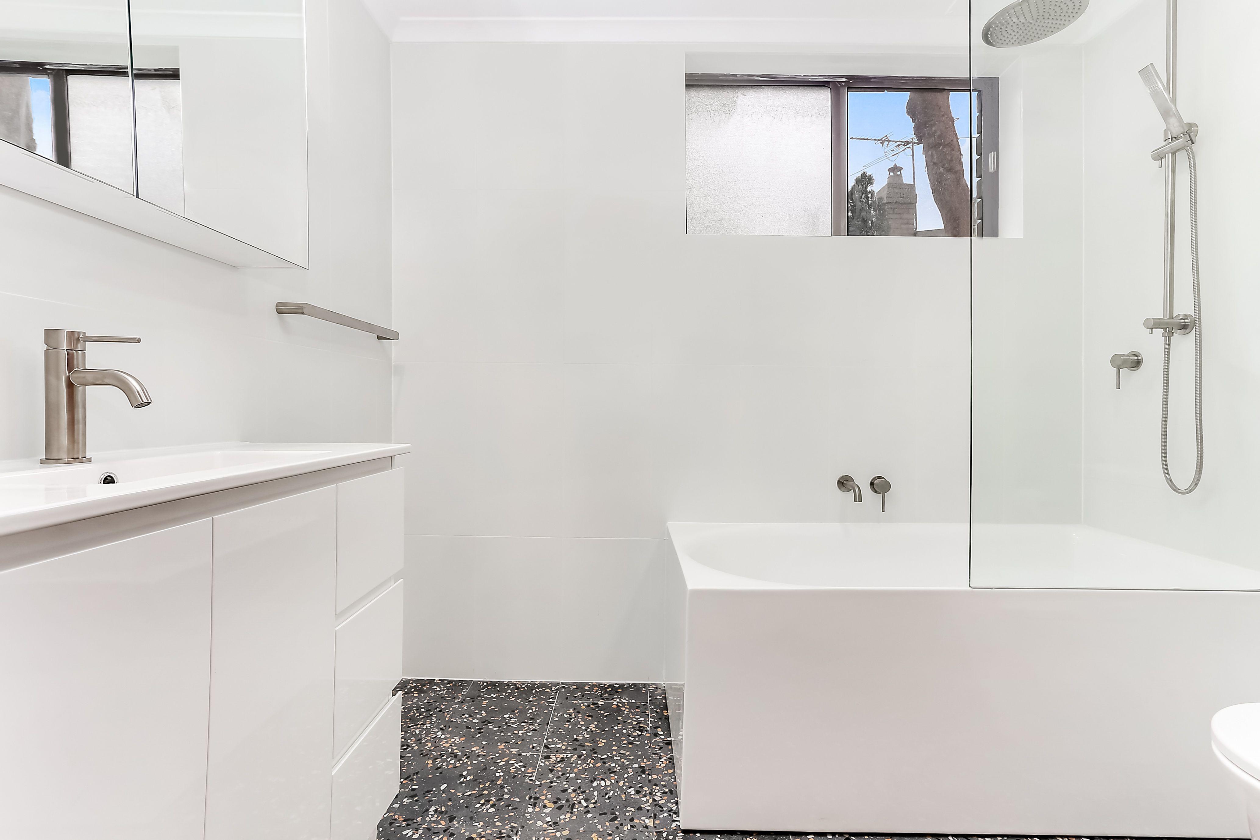 One Bedroom Apartment with Parking