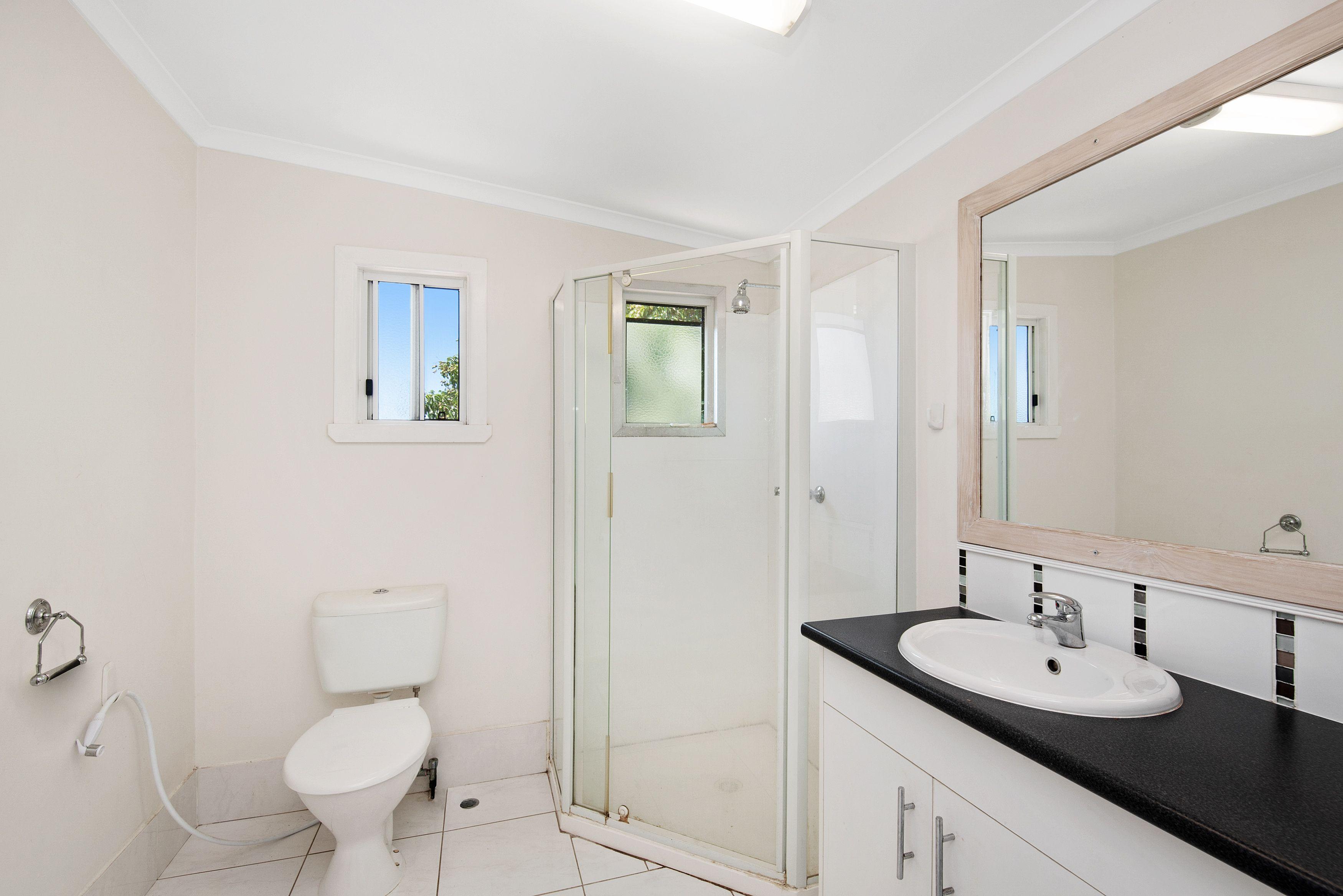 Spacious Upstairs Unit in a Convenient Location