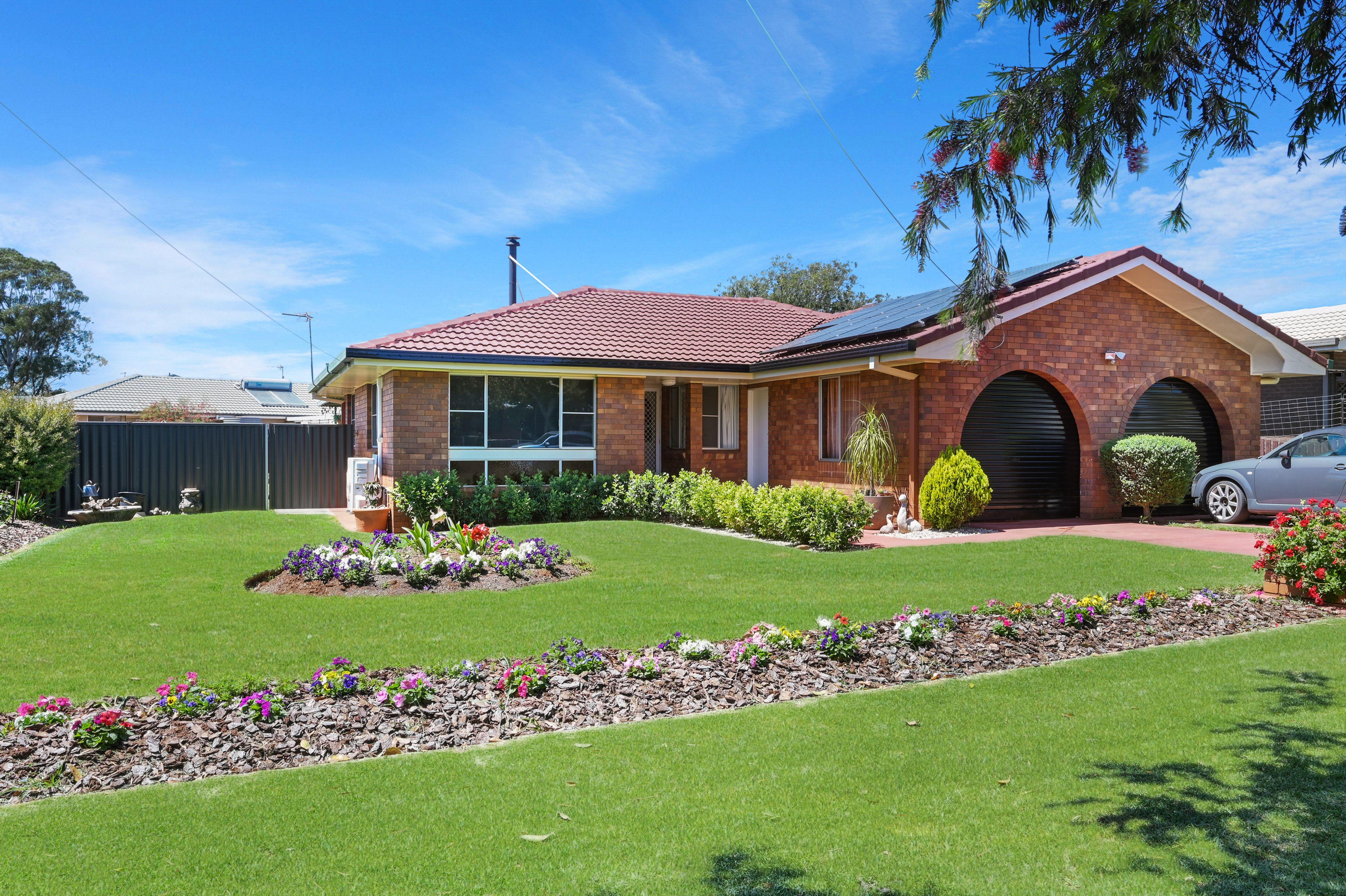 Spacious Family Home In Convenient Location