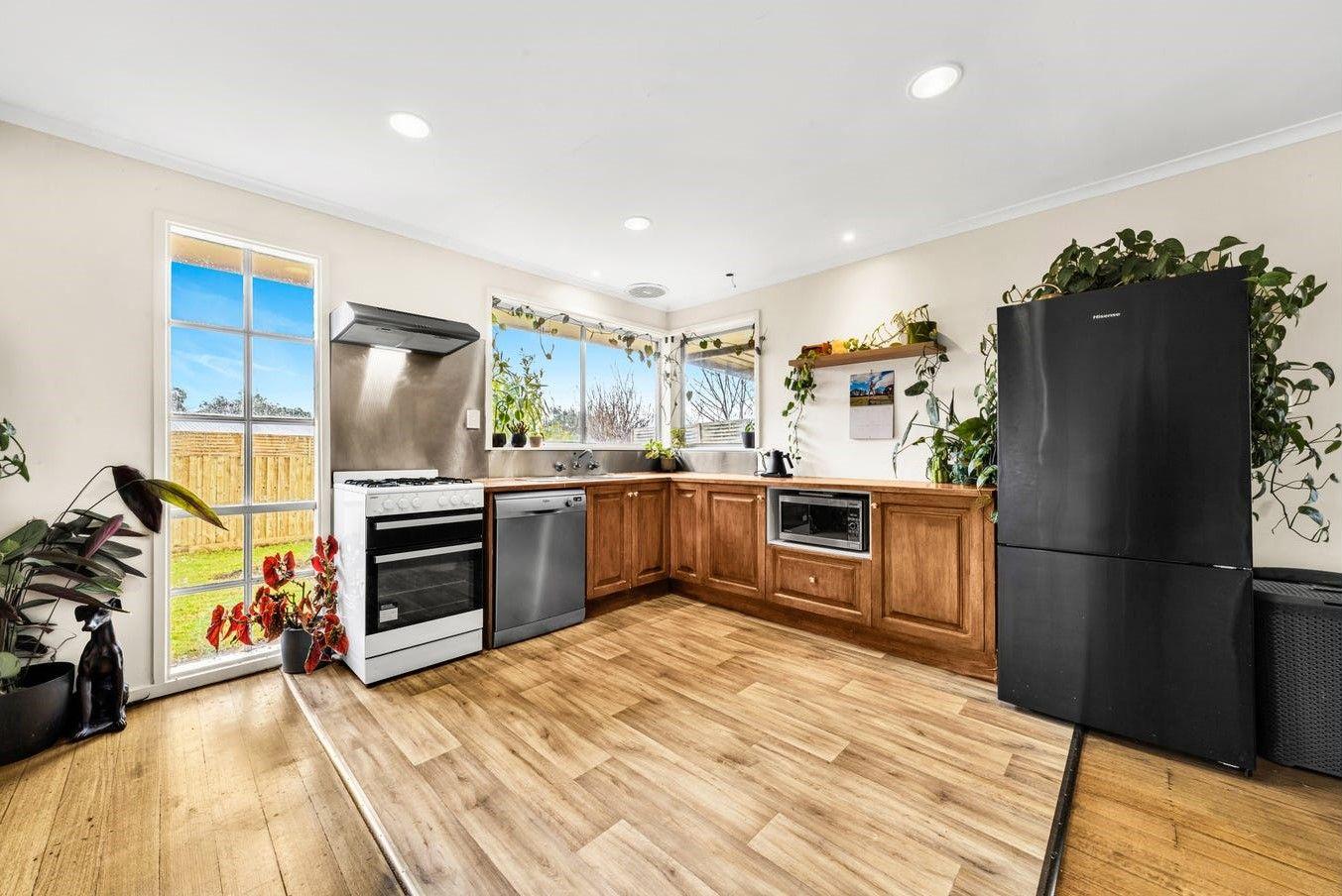 4 Aitape Court, HASTINGS, VIC 3915 - House for Rent - harcourts.net