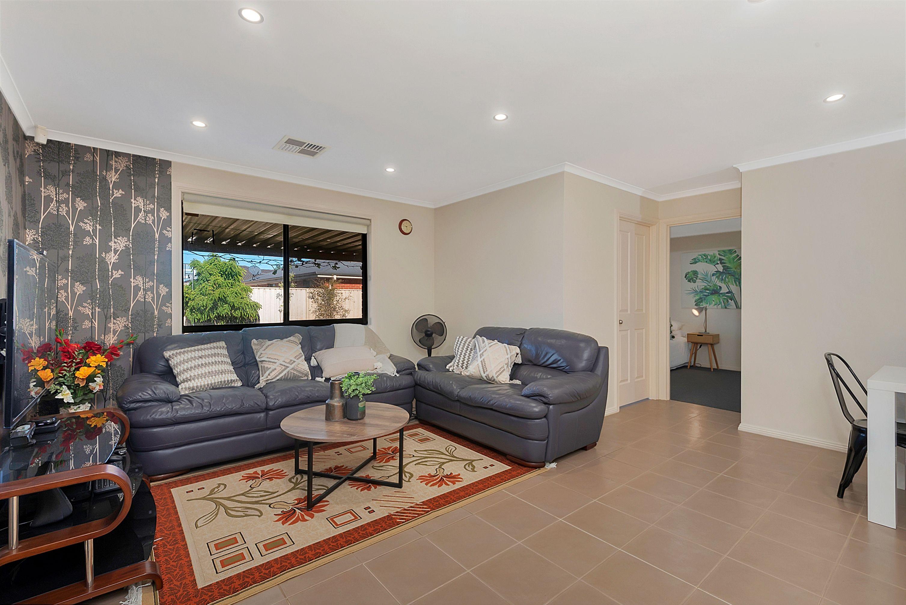 3 BEDROOM BEAUTY!