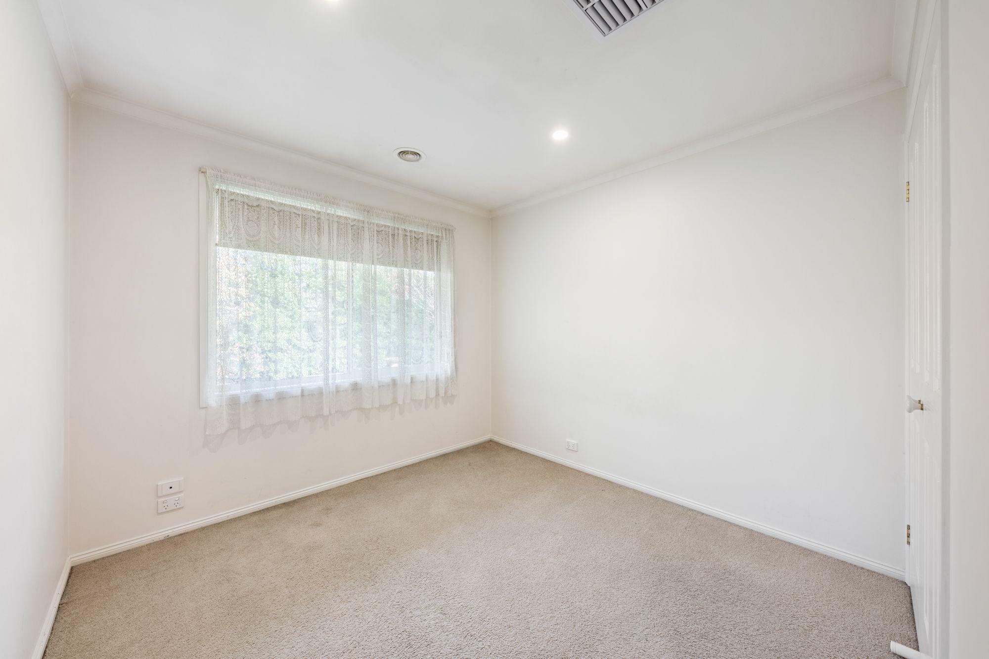 GREAT FAMILY SIZED HOME IN A PERFECT LOCATION