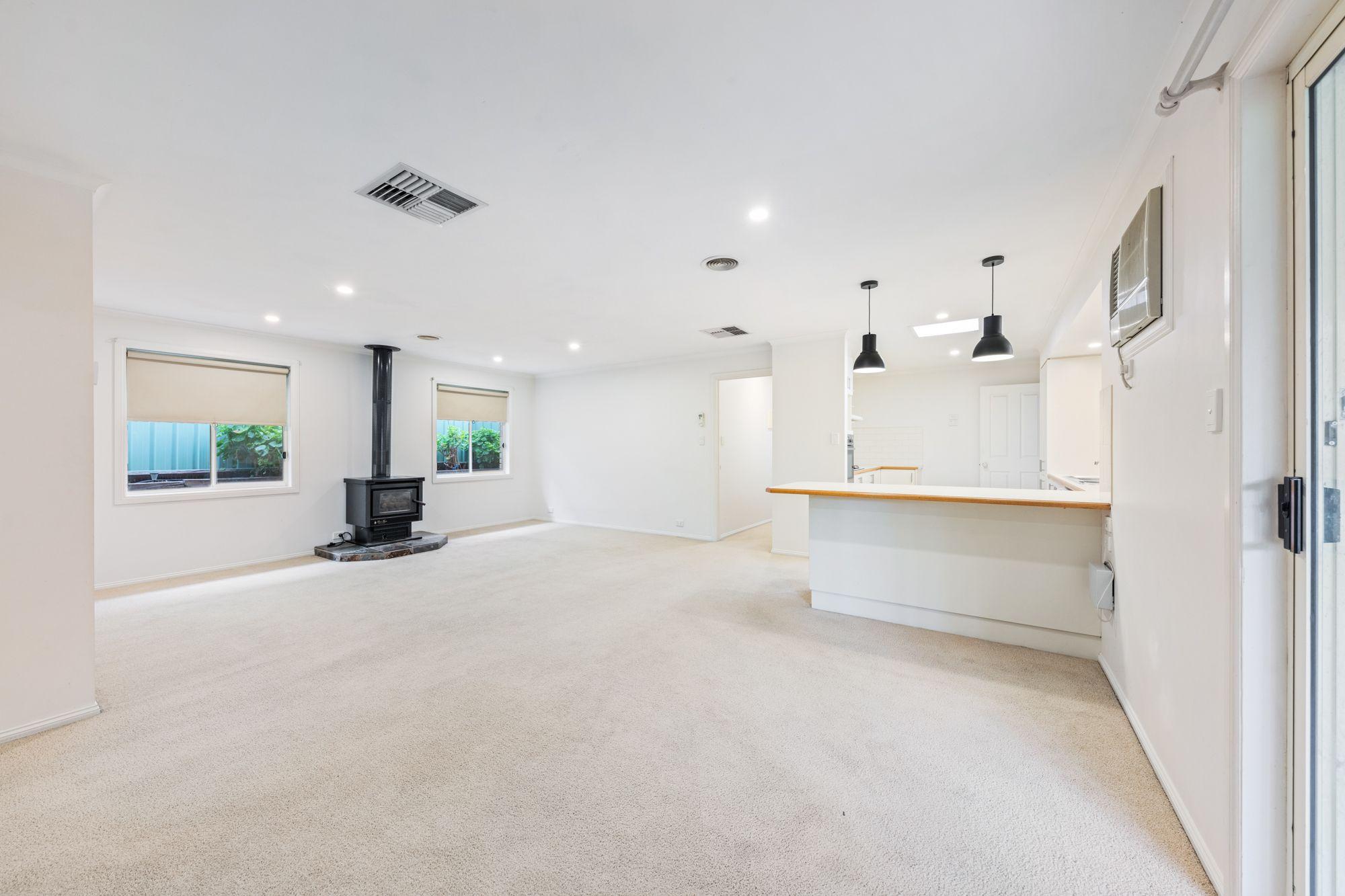 GREAT FAMILY SIZED HOME IN A PERFECT LOCATION