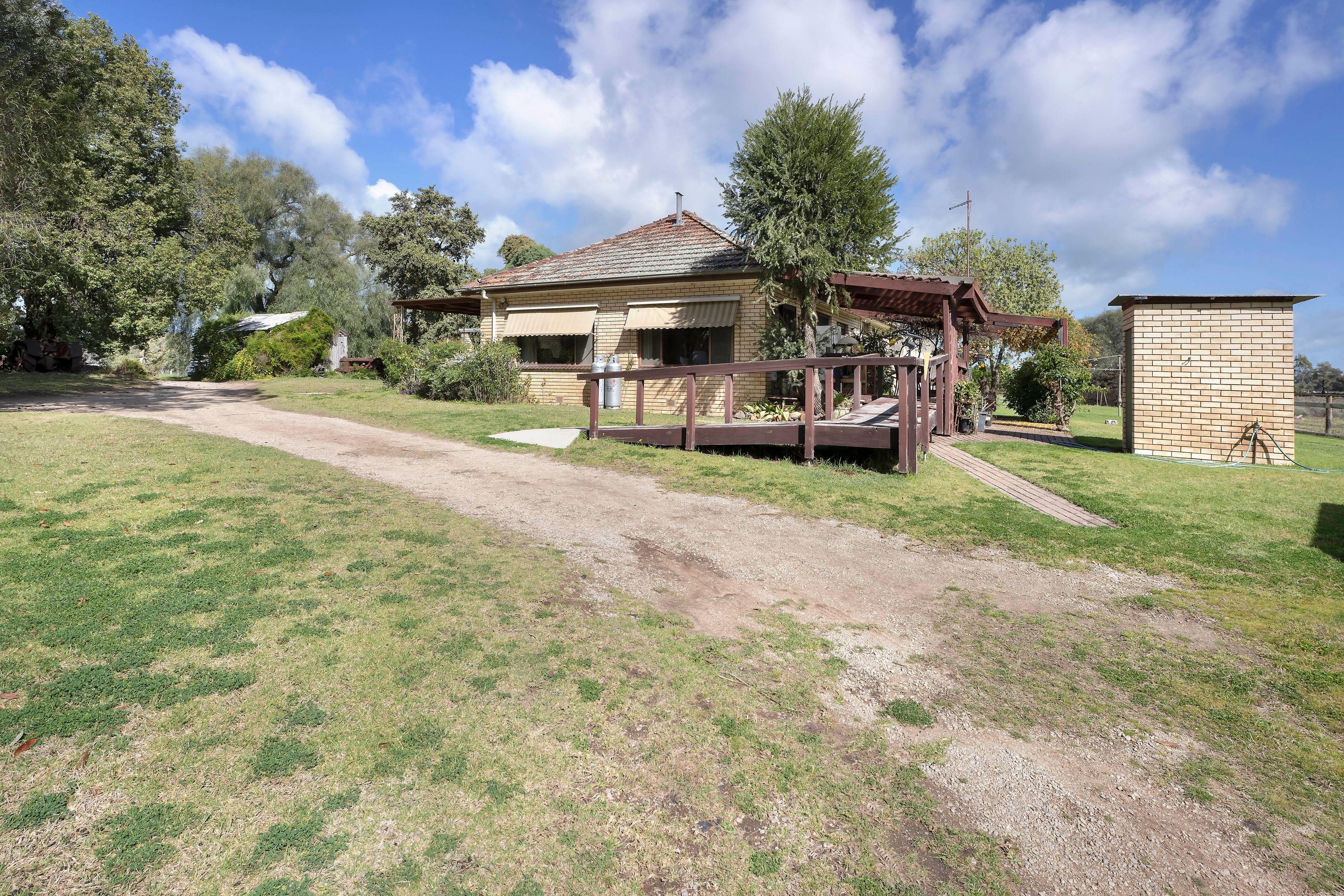 Riverfront Lifestyle Property - Tranquil Retreat on 18.58 Acres (Approx.)