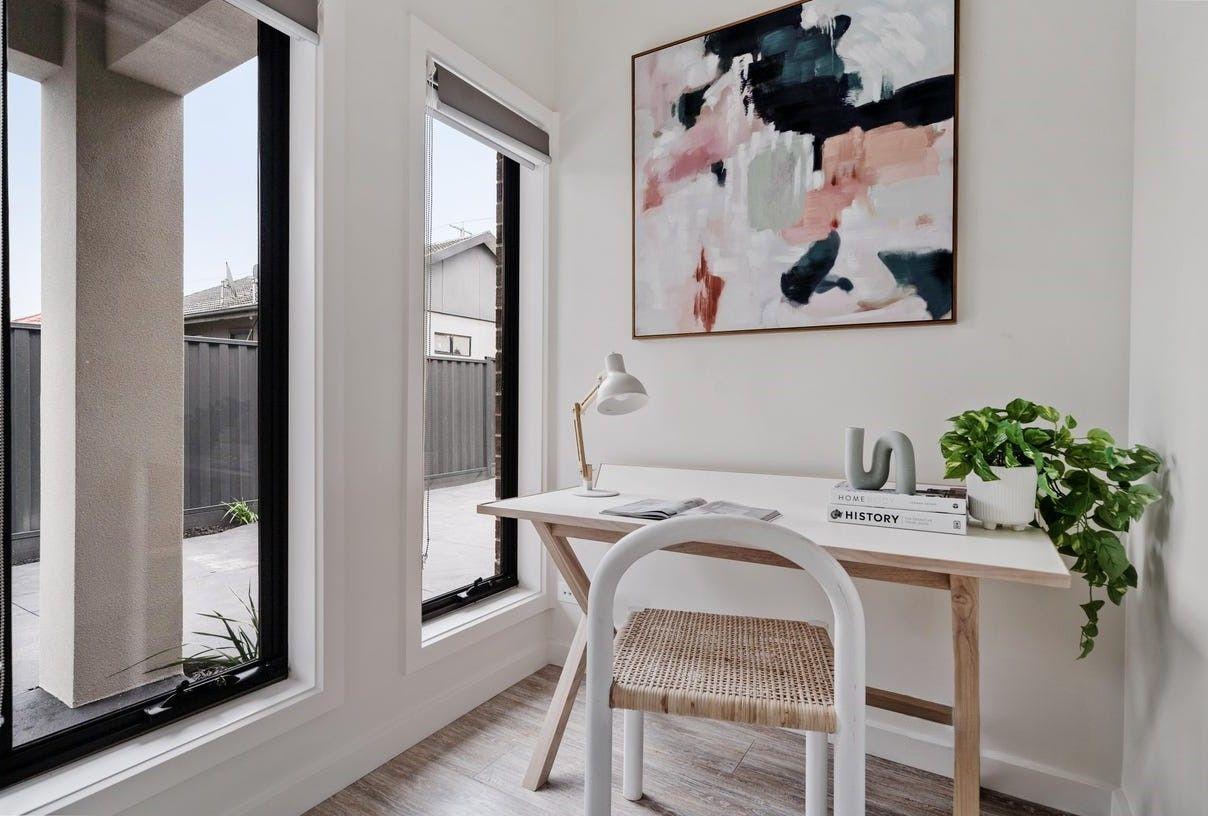 Modern 2 Bedroom Townhouse with Study & Private Courtyard!